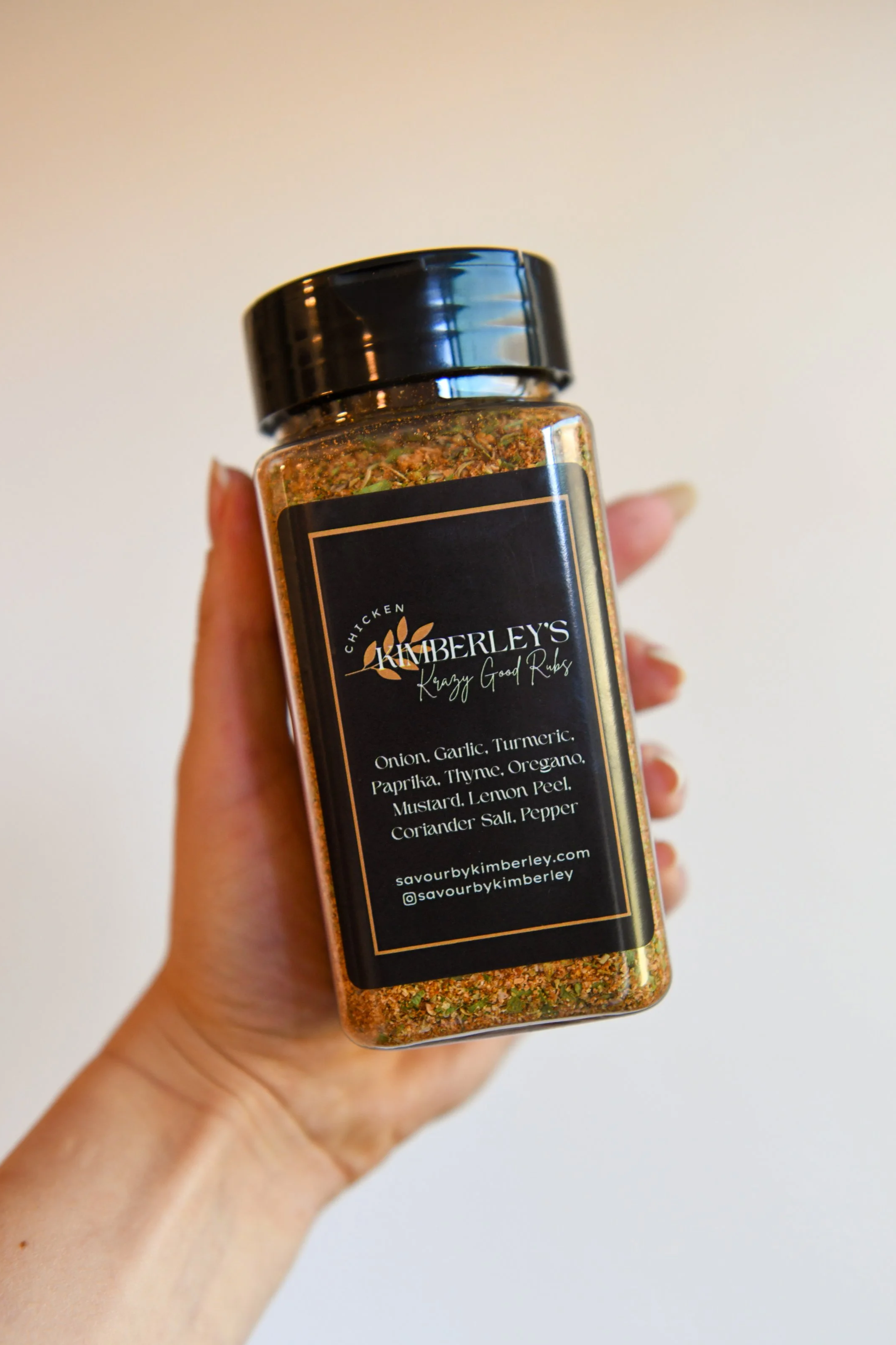 Krazy+Good+Chicken+Rub+in+Hand.png