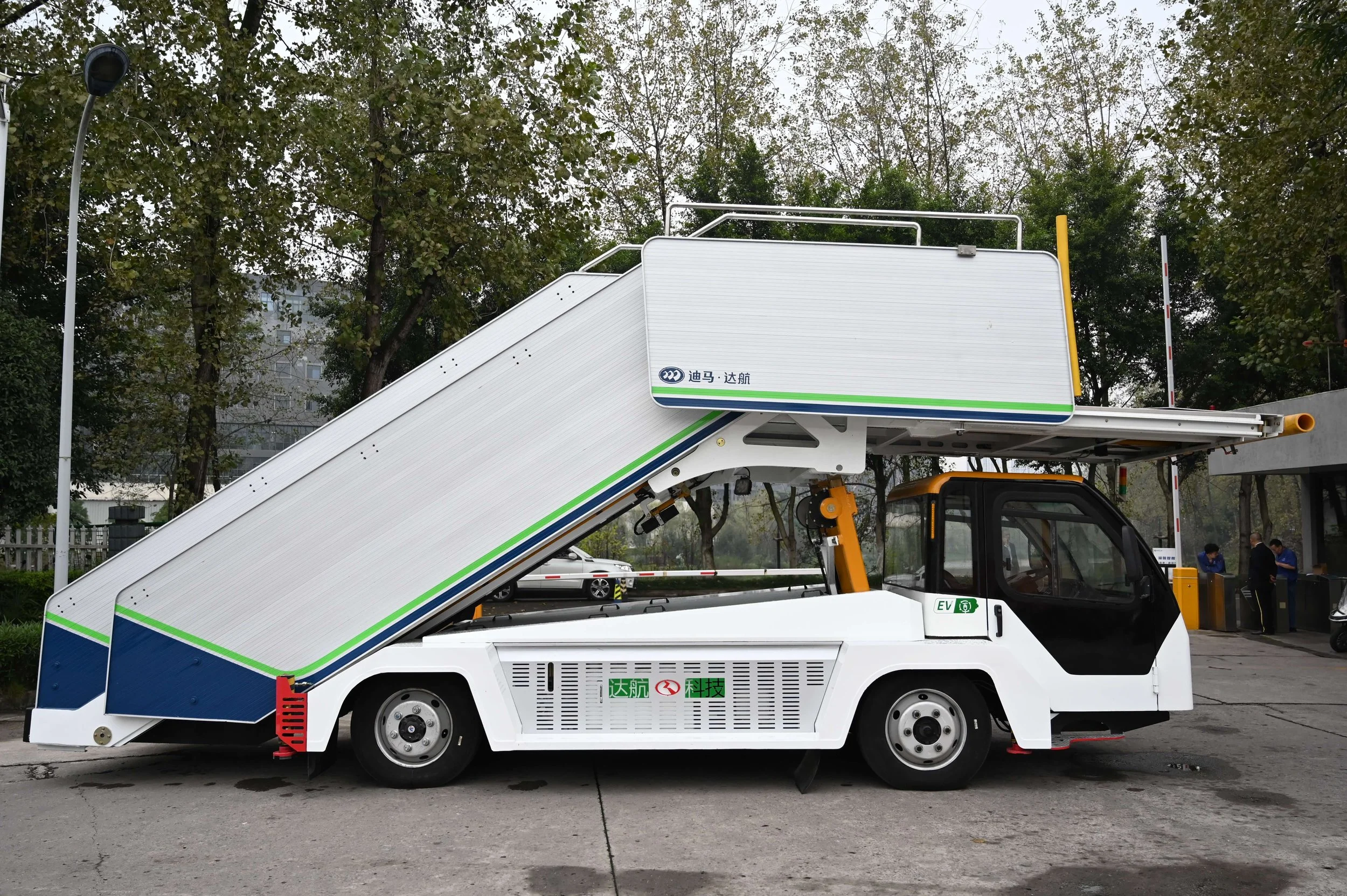 tk-ekt44-3.JPG