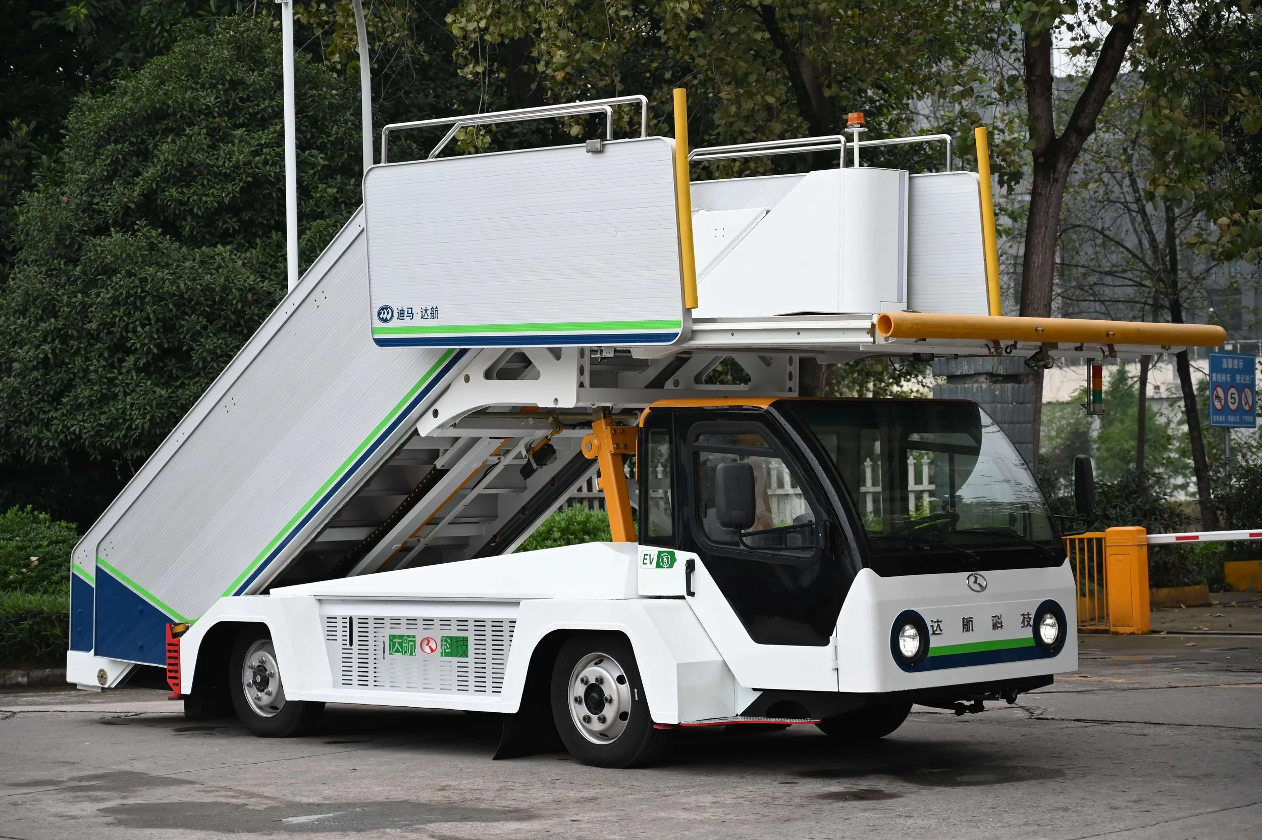 tk-ekt44-1.JPG