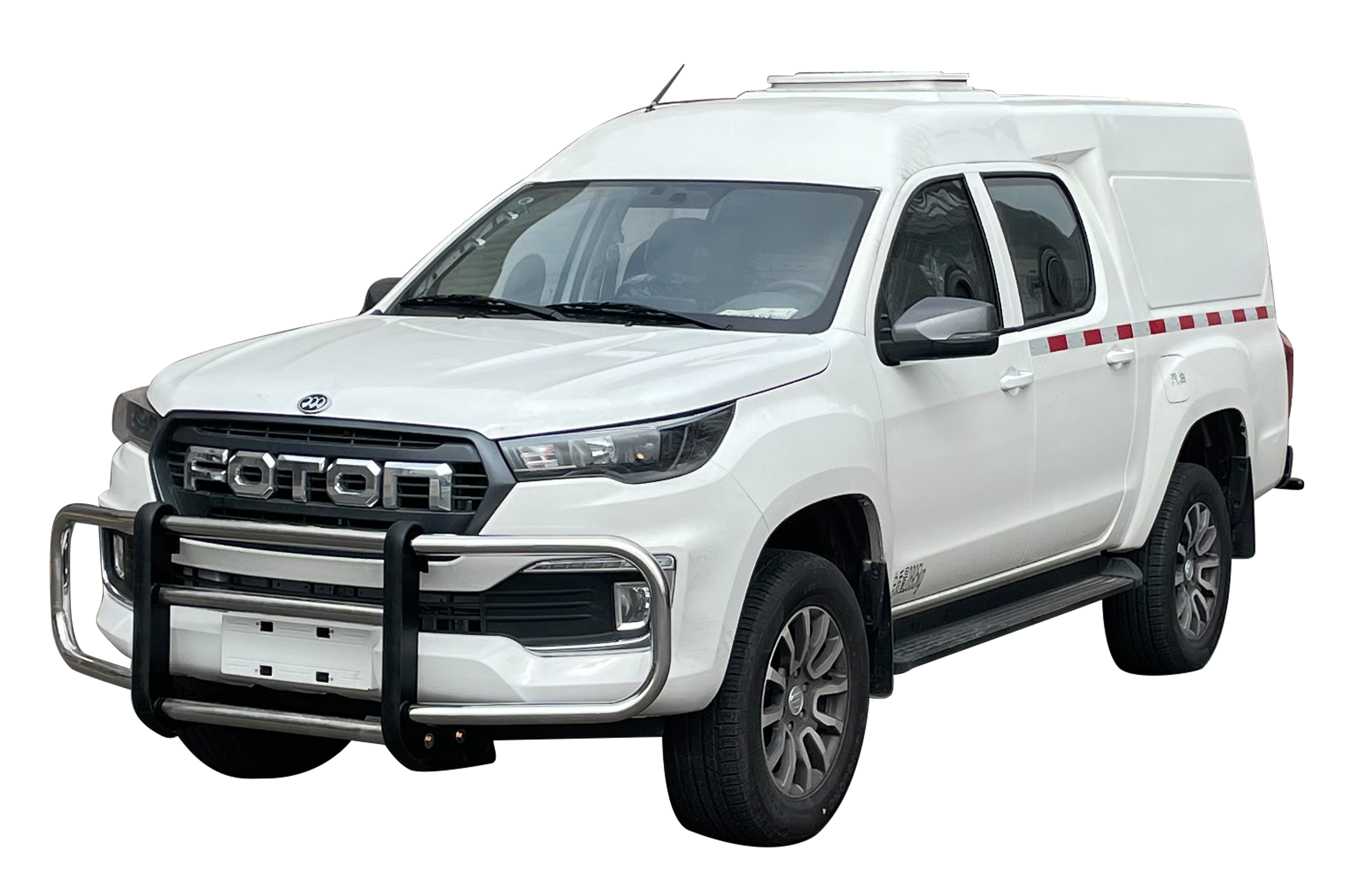 White SUV with a black grille featuring the word 'FOTON' and a silver push bumper, parked with no background.