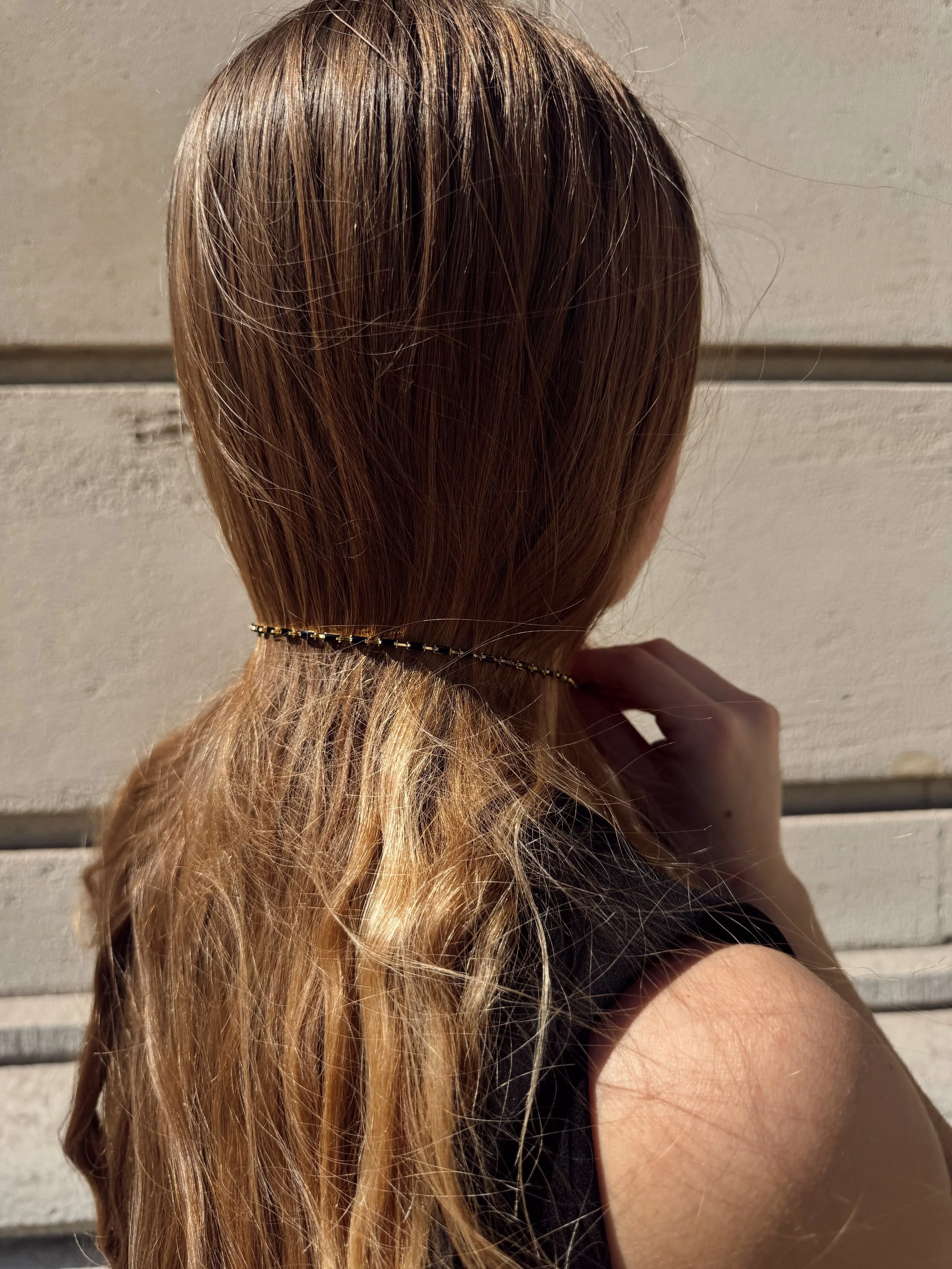 Minimal lines. ⚡️ 
NOX. Dark details, golden light. ✨
(Almost sold out)

#orabold #goldjewelry #choker #jewelryaddict #minimaljewelry