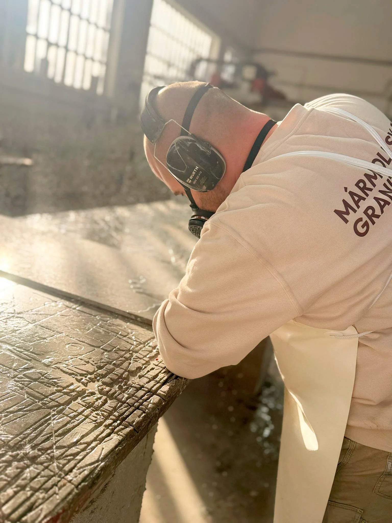 Mármoles y granito La Torreta. Cercanía, servicio y excelencia en cada detalle. Especialistas en la elaboración, corte e instalación de mármol, granito, cuarzo y otras piedras naturales.