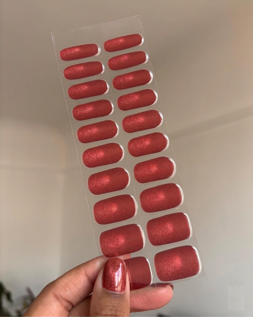 bande de vernis rouge pailleté.png