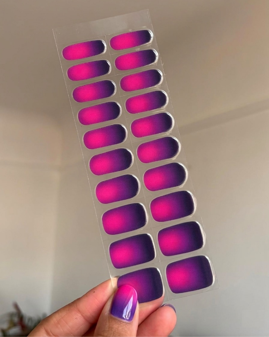 bande de vernis gradient rose violet.png