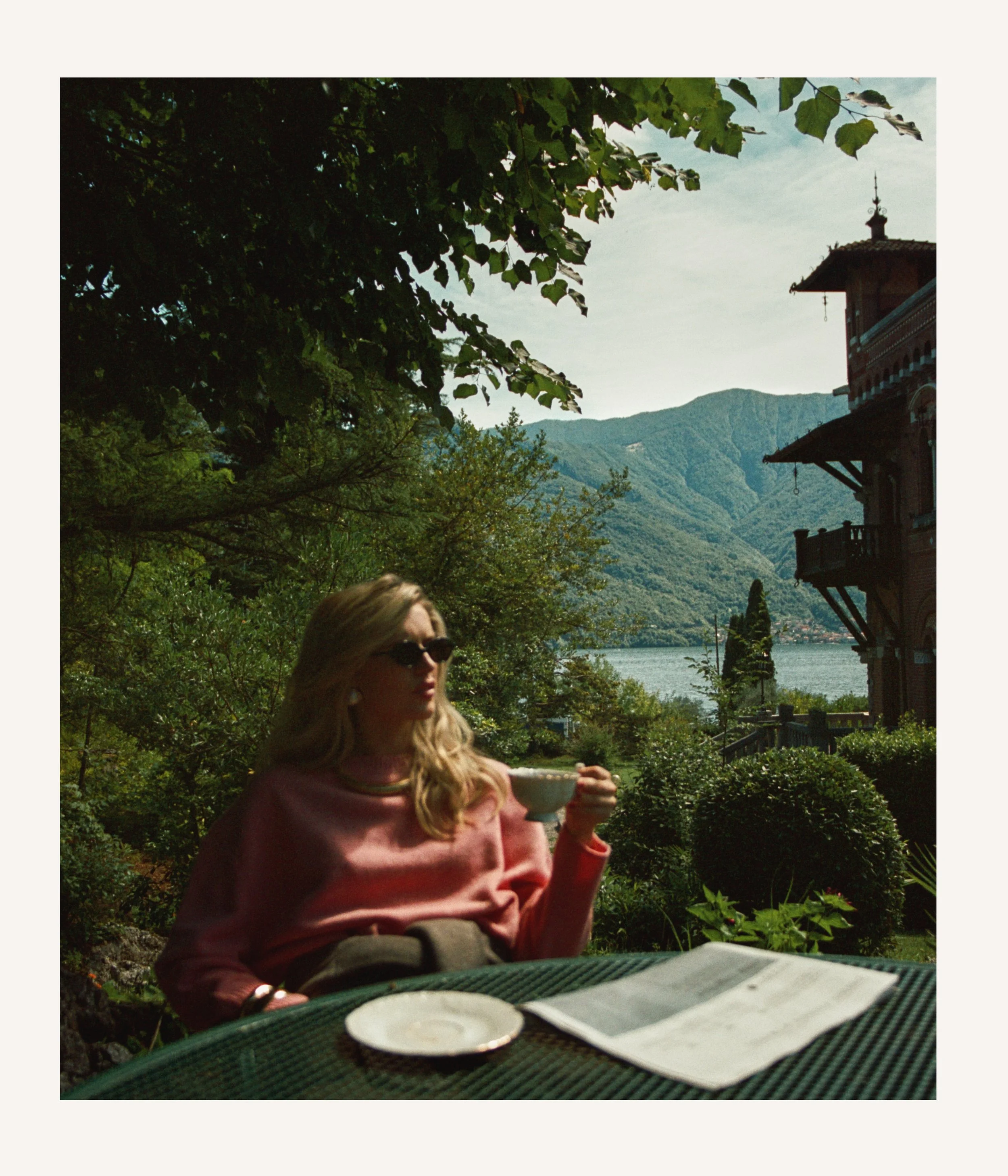 NUDE STORY, COMMO LAKE