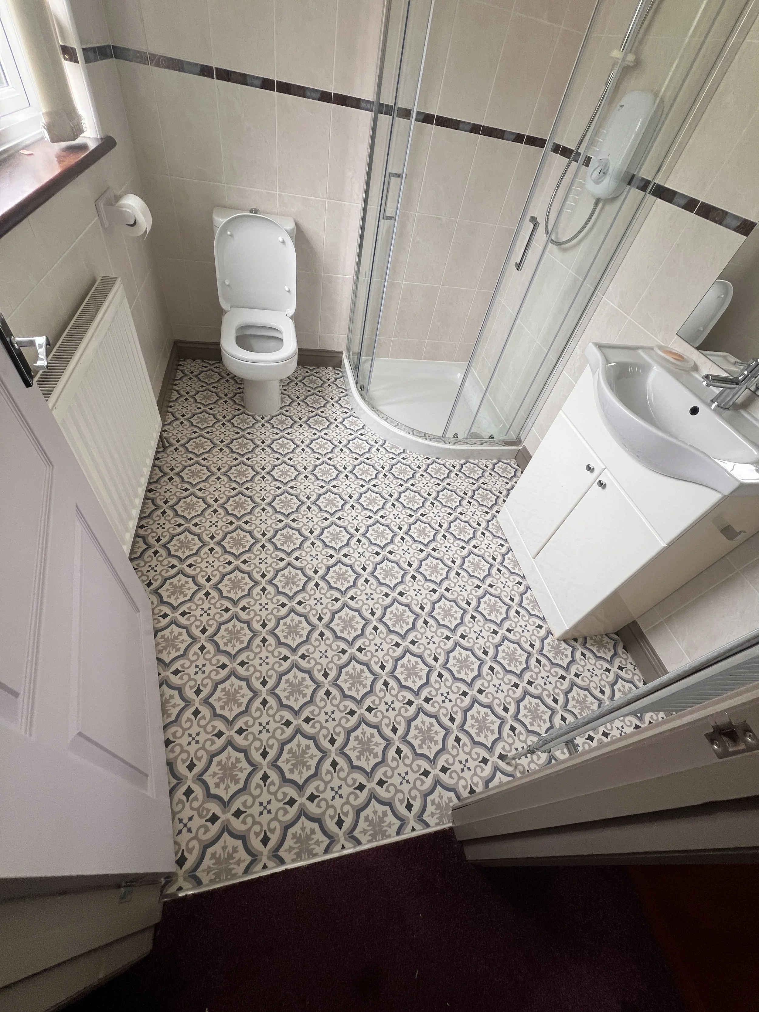 vinyl ensuite in stroud