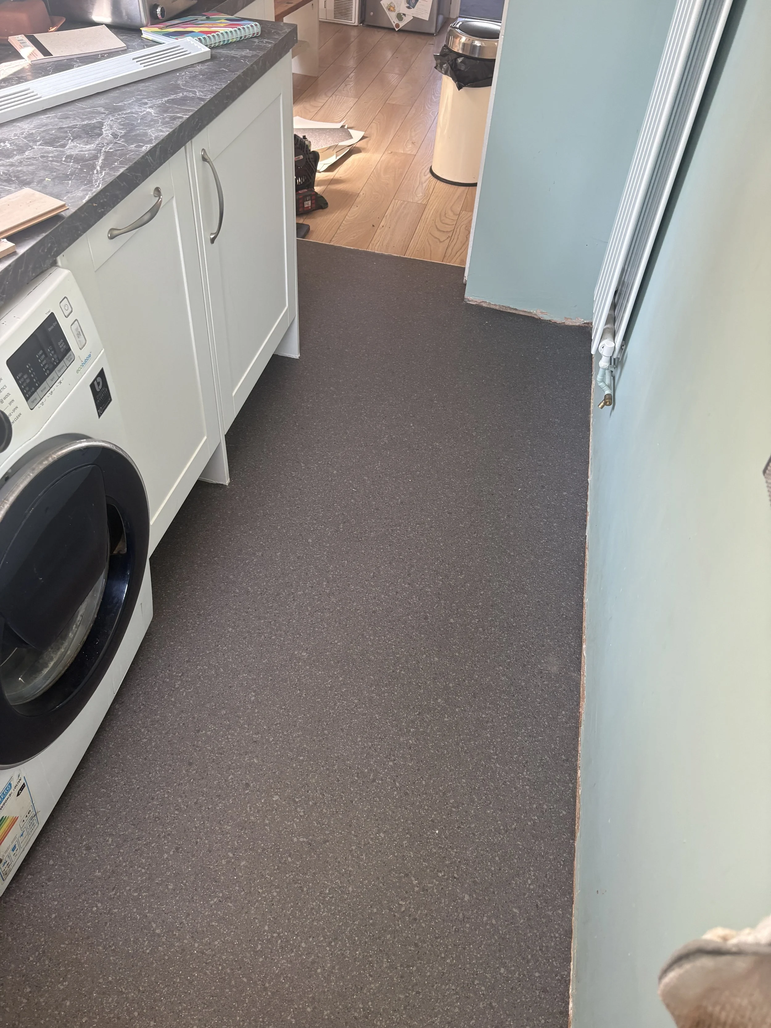kitchen vinyl in alya stroud