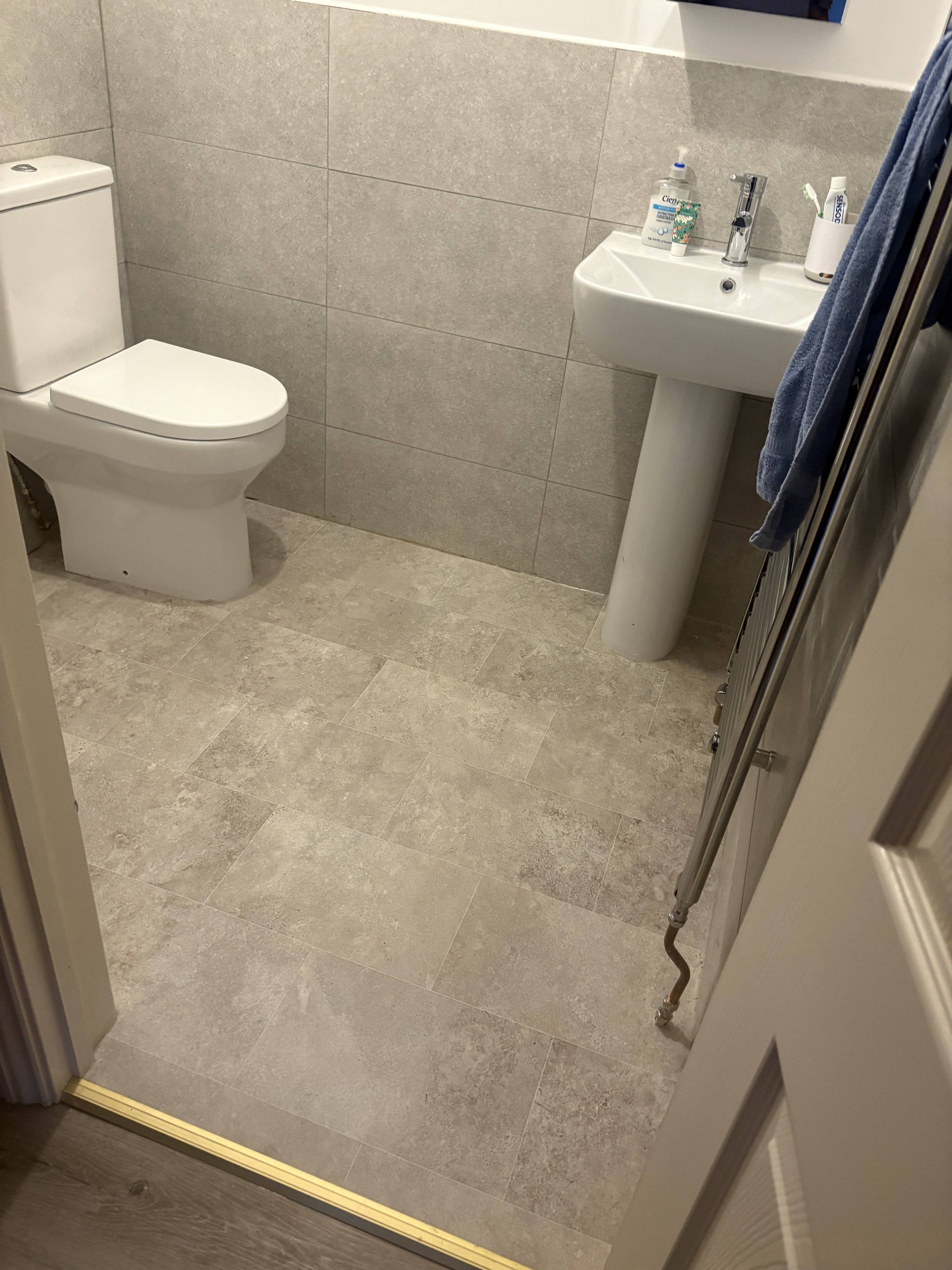 Stone tile effect Vinyl 3 ebley 