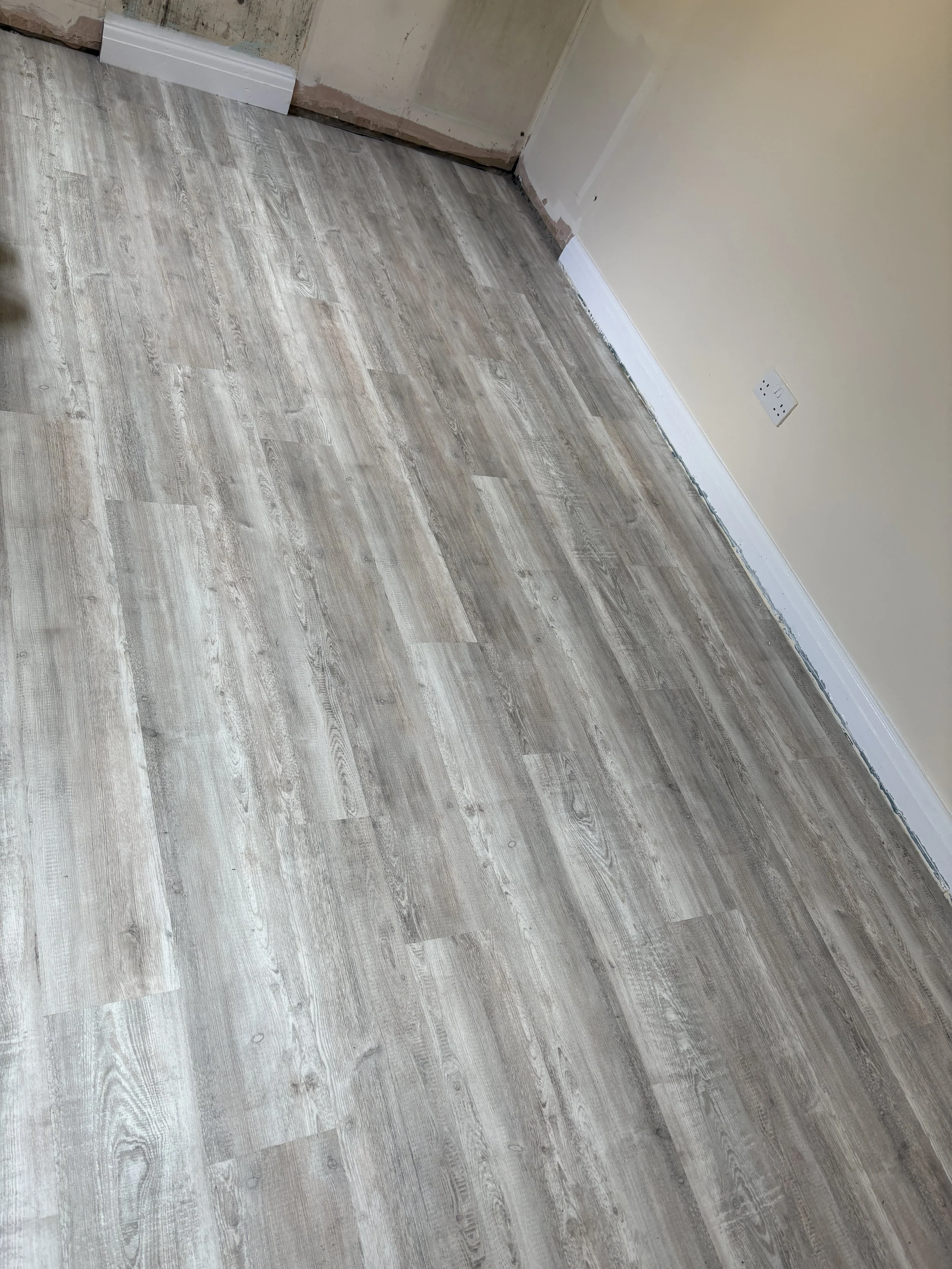 kitchen lvt stroud white oak
