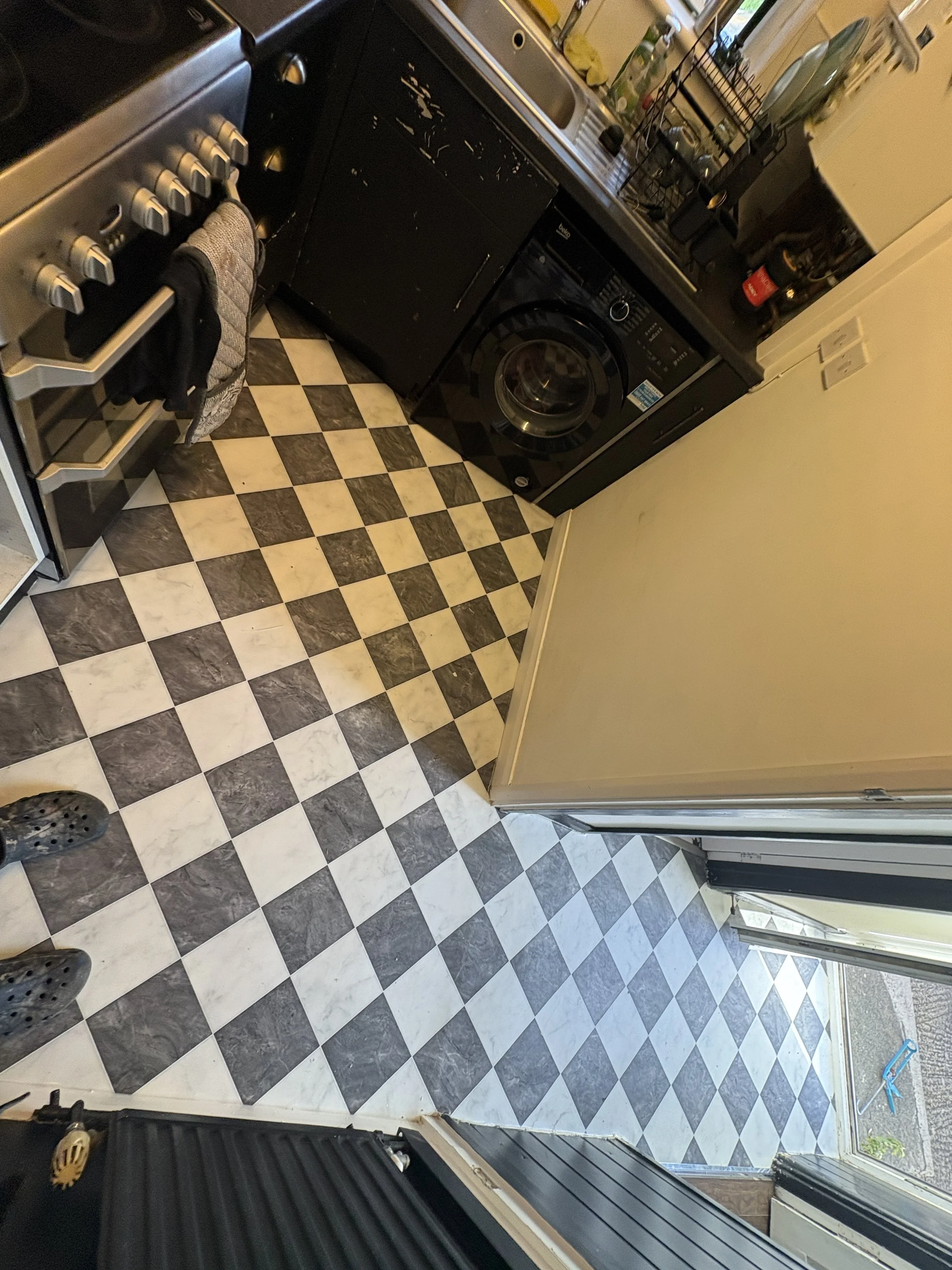 sheet vinyl fitted in kitchen/hallway stroud