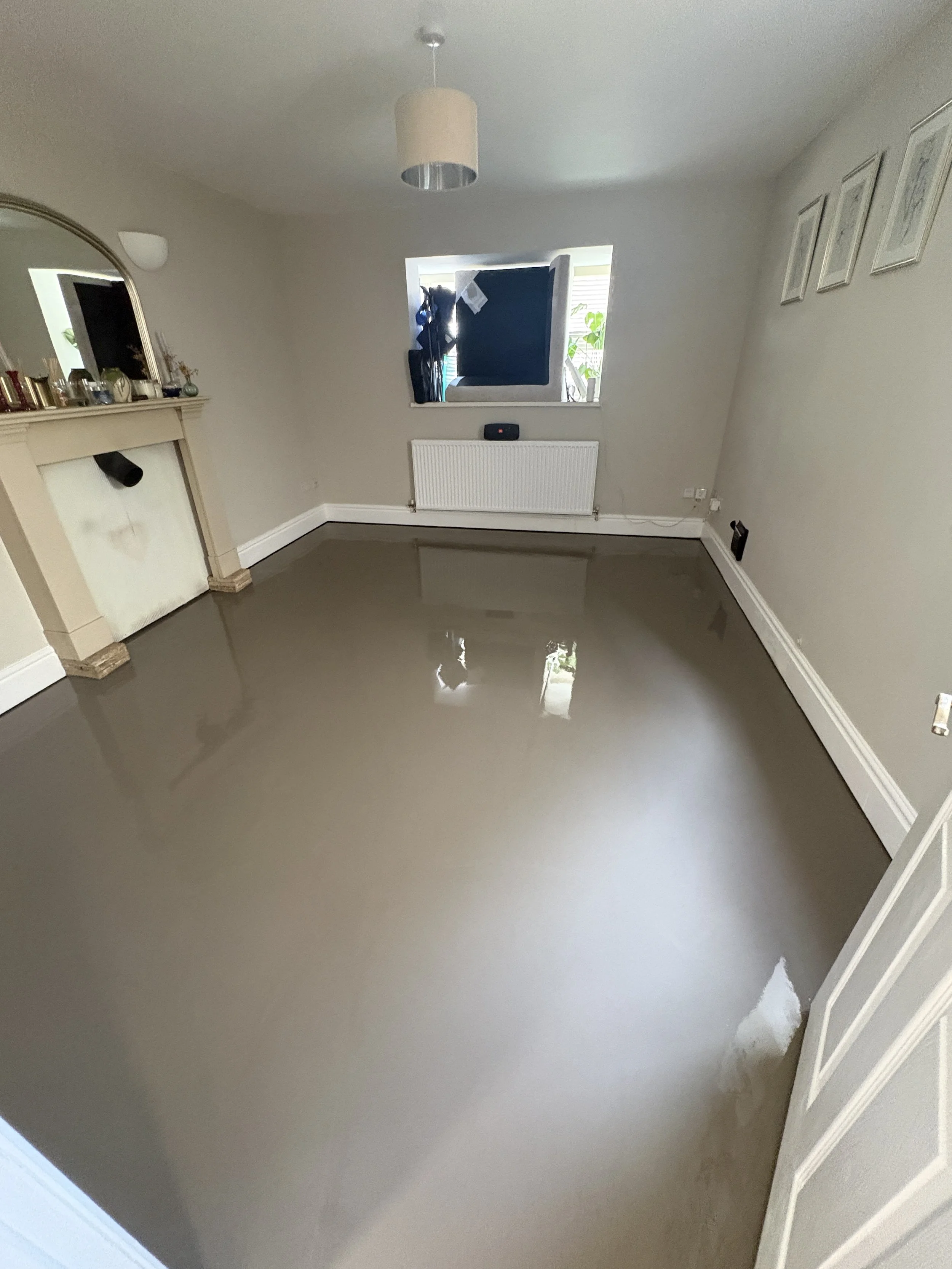 lounge latex chalford 