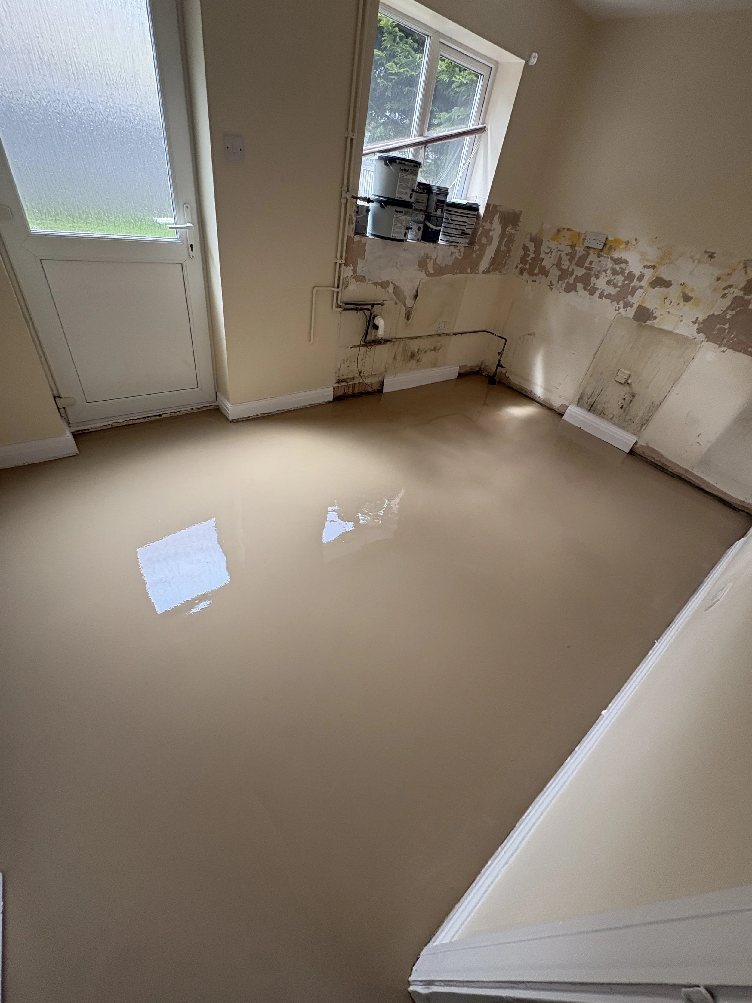 Latex Screed dudbridge kitchen stroud.JPG