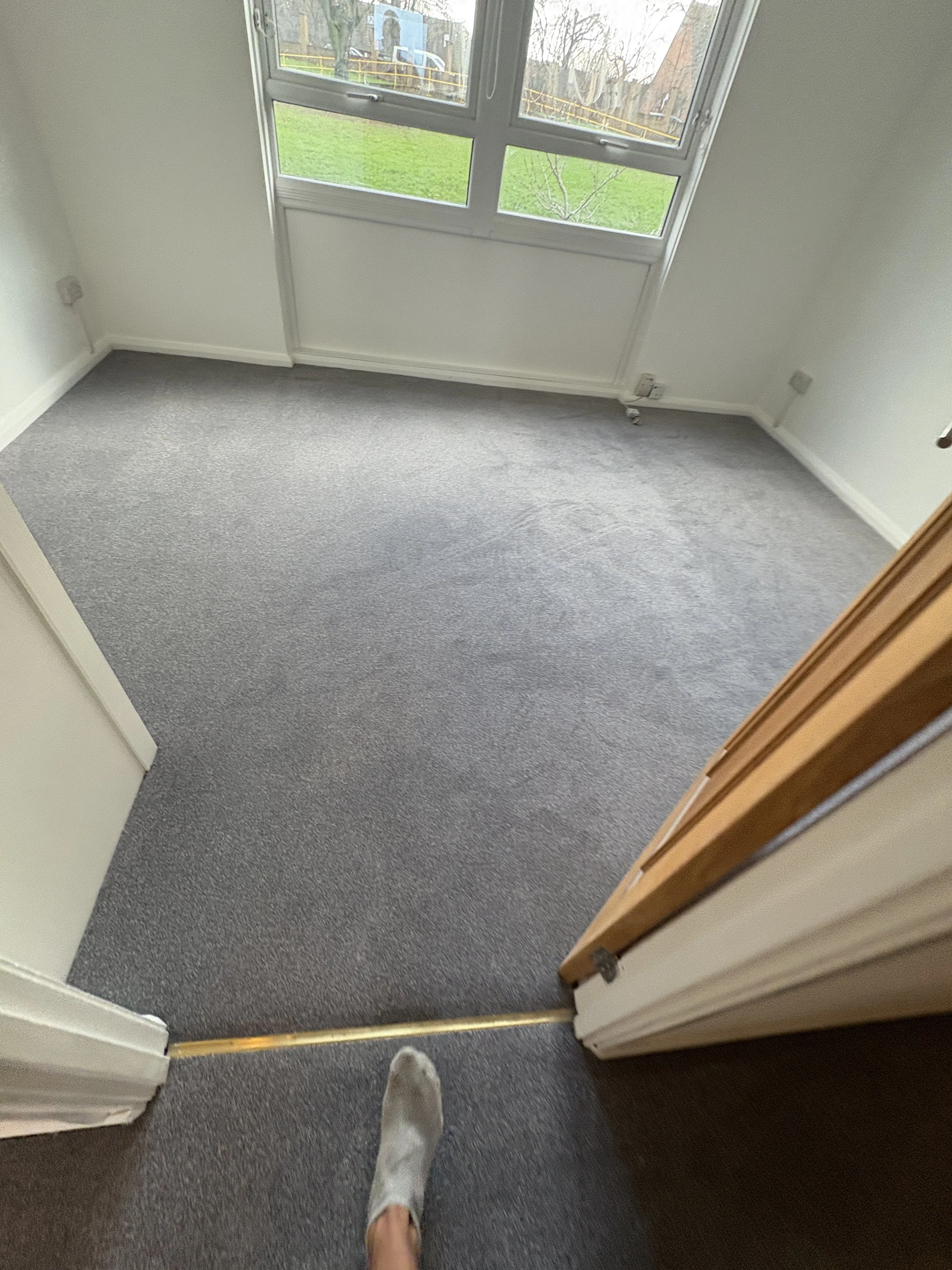 bedroom carpet fitted in stroud