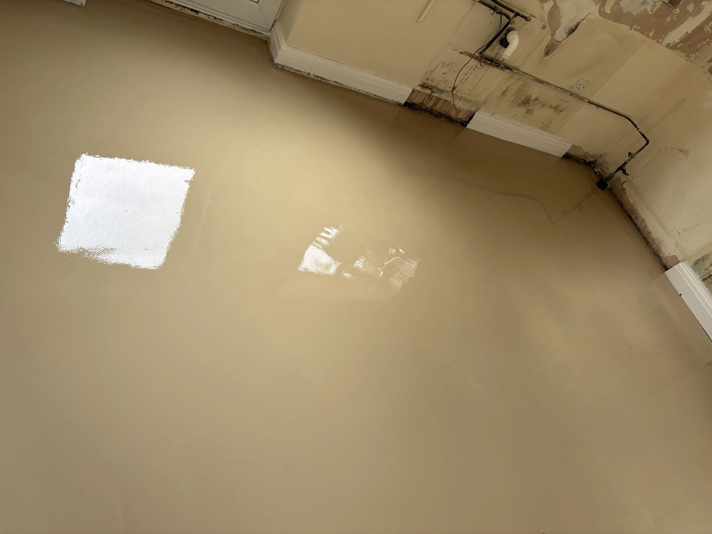 latex screed kitchen stroud.JPG