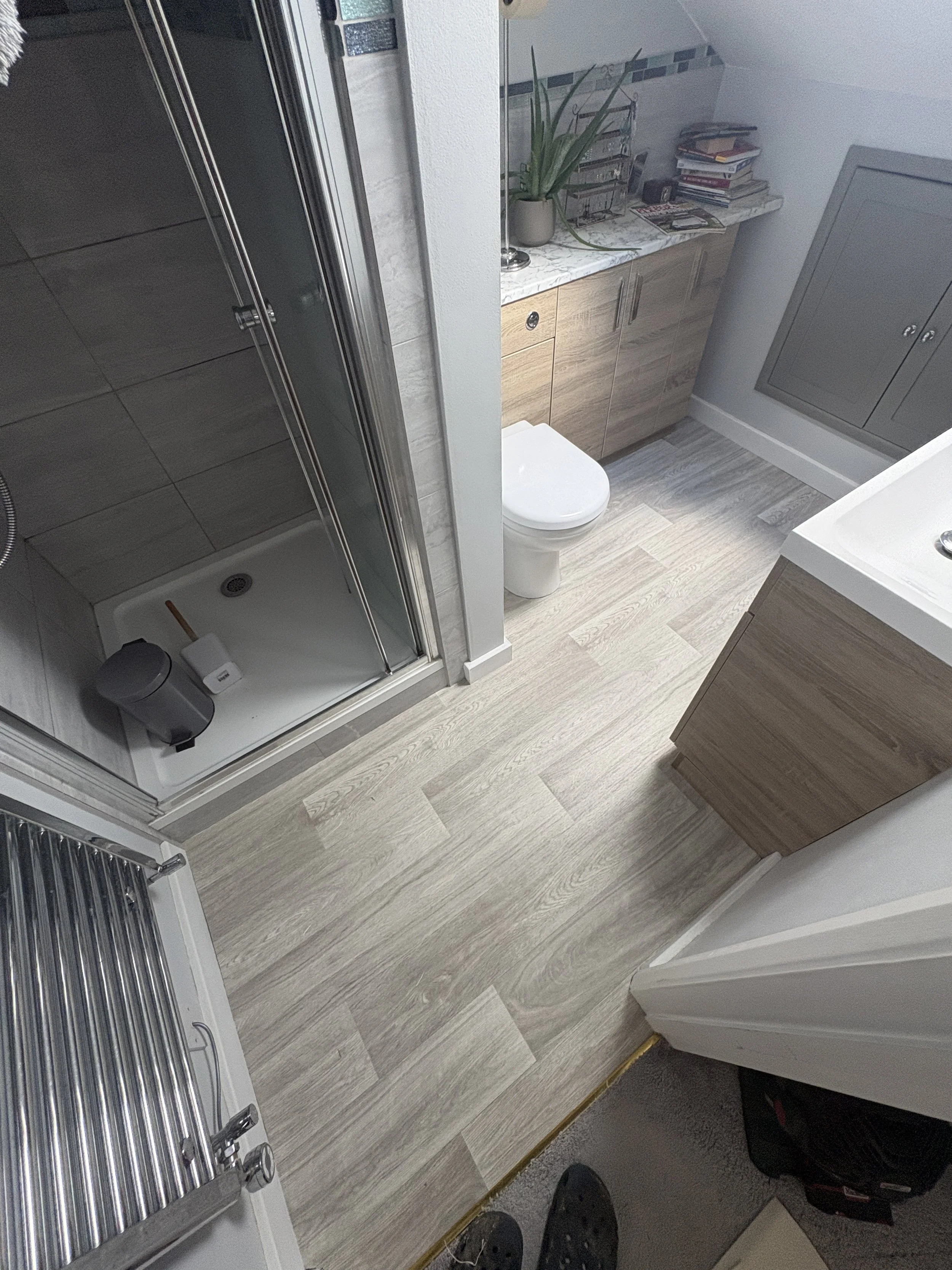 bathroom vinyl white oak