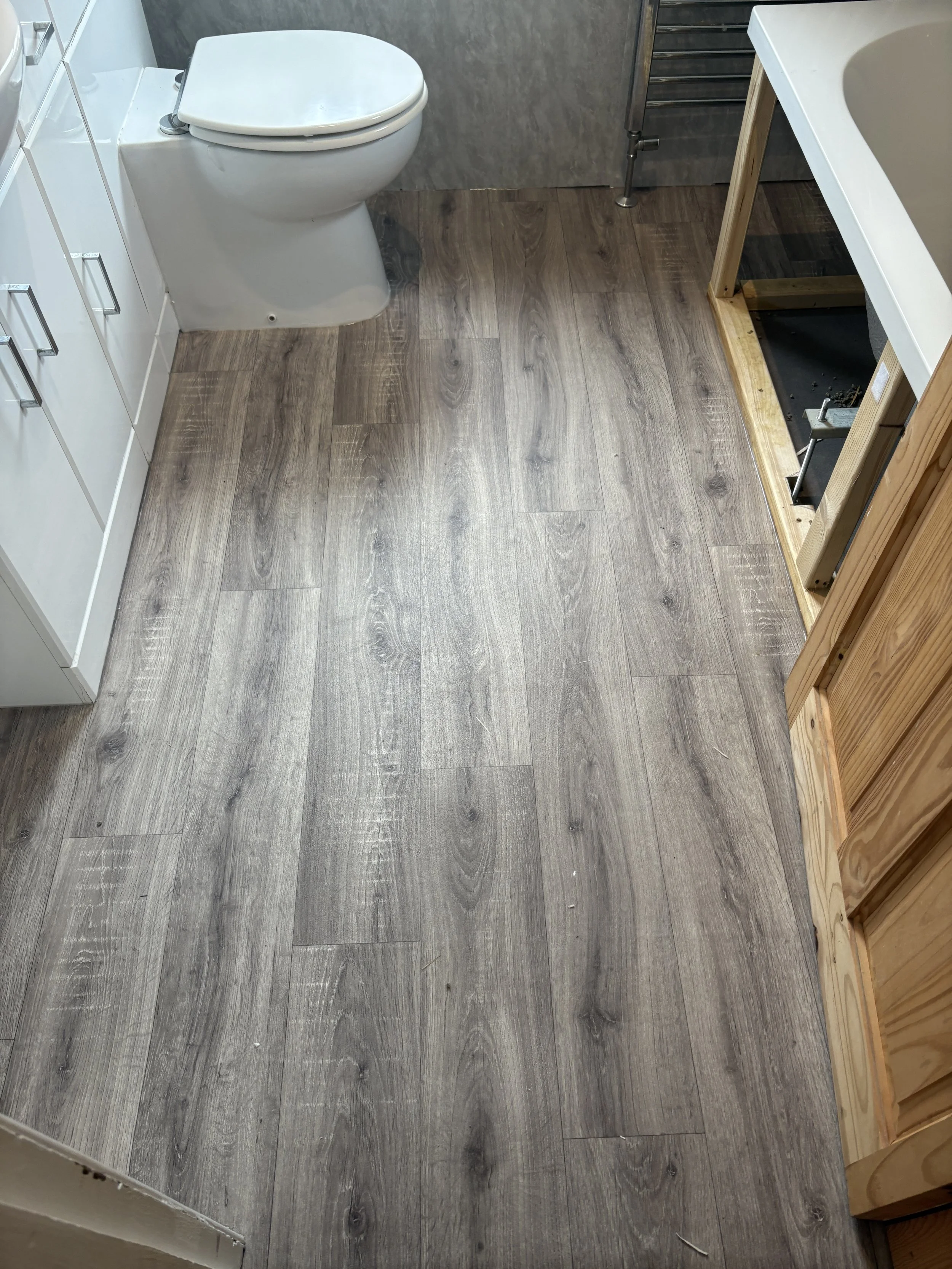 bathroom vinyl stroud painswick
