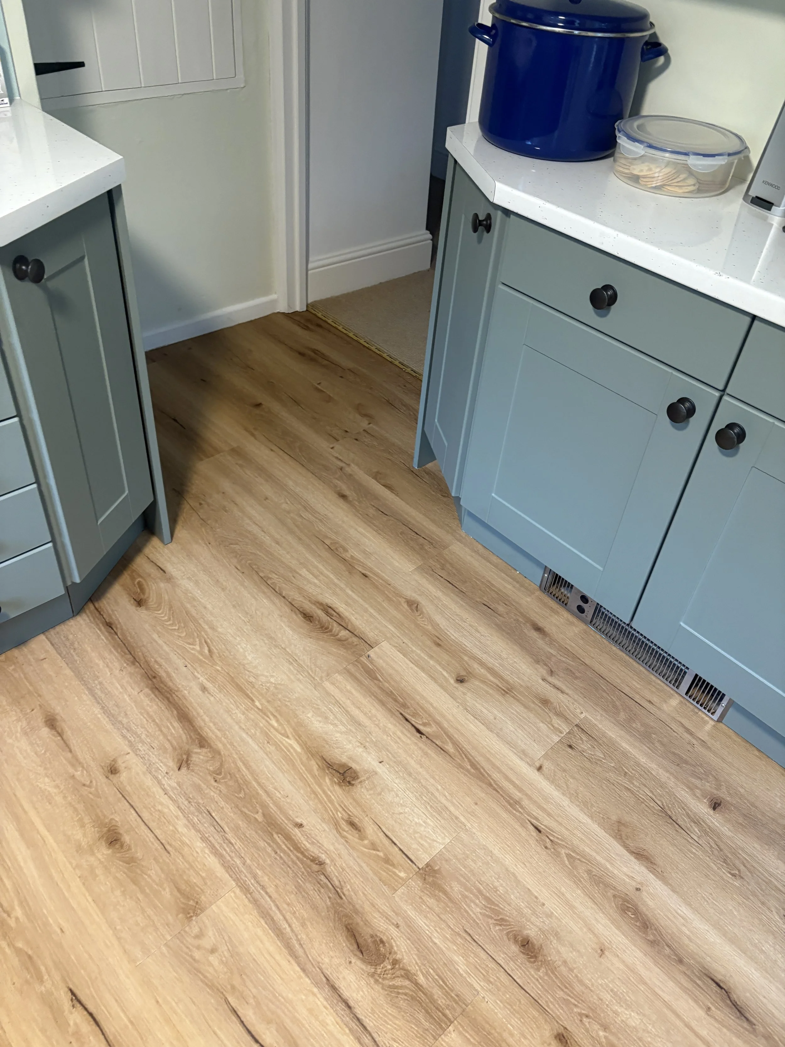 lvt kitchen whiteshill 2