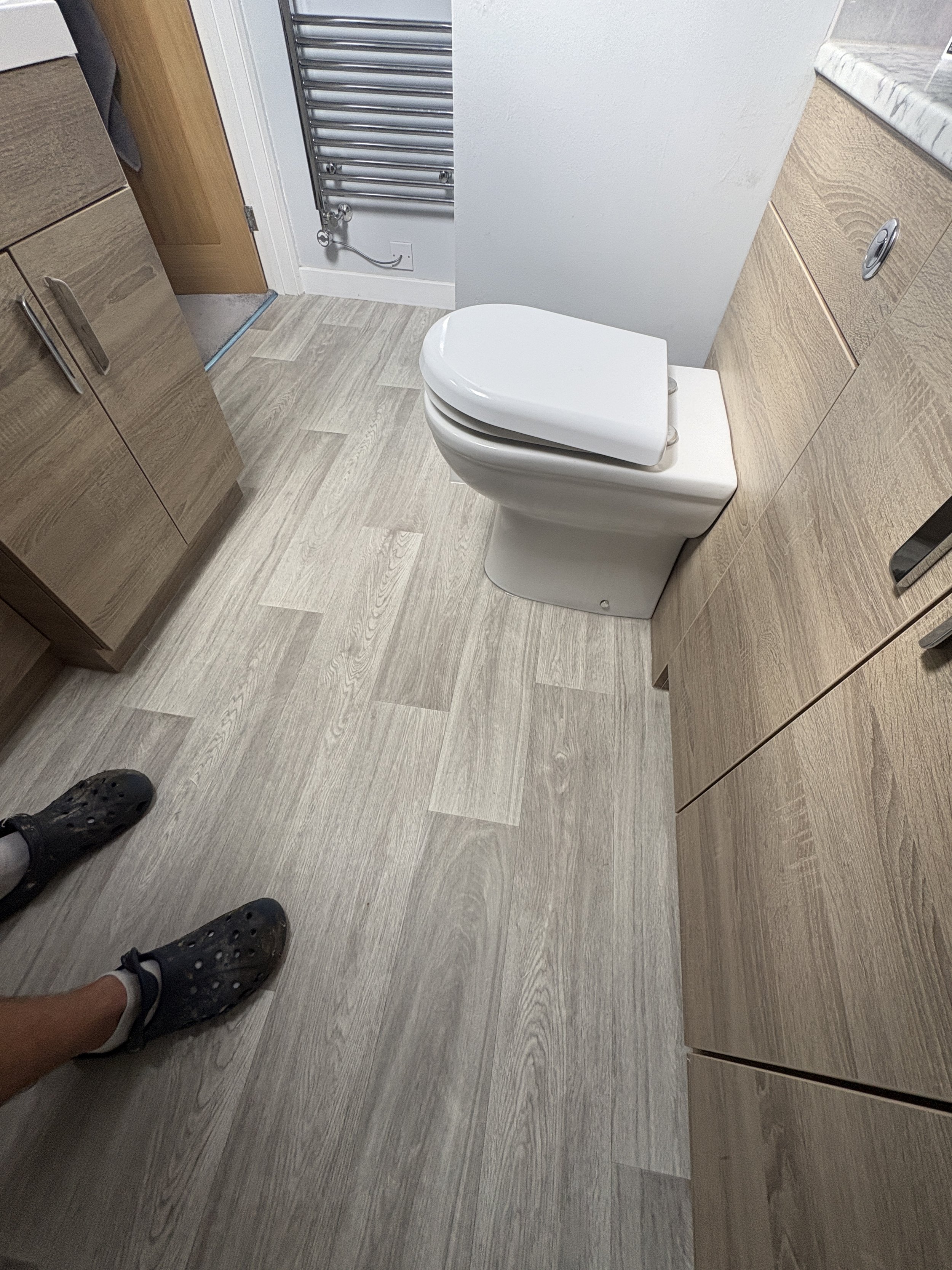 whiteoak bathroom vinyl leonard stanley
