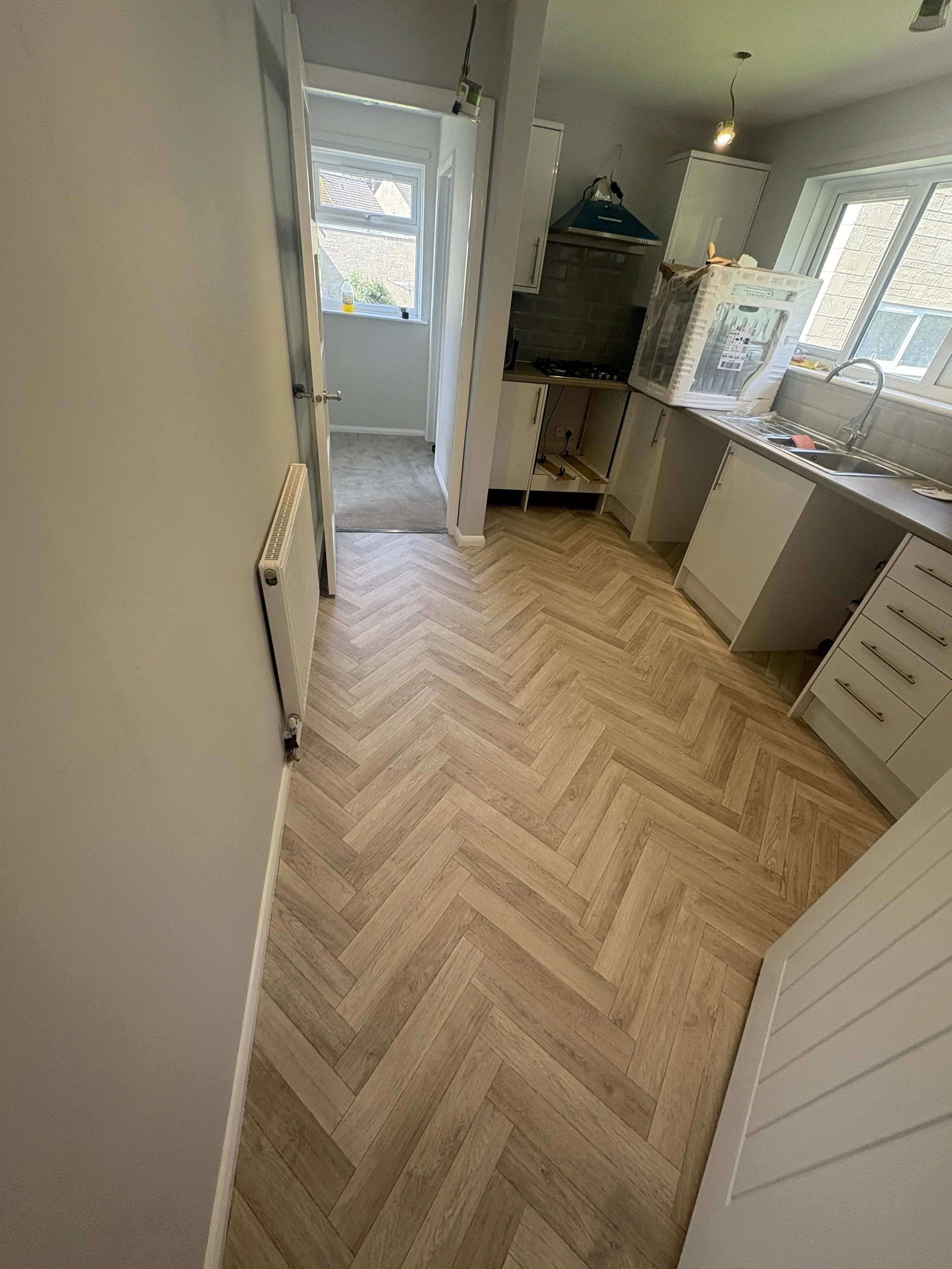 Kitchen-Herringbone-Vinyl-Stroud