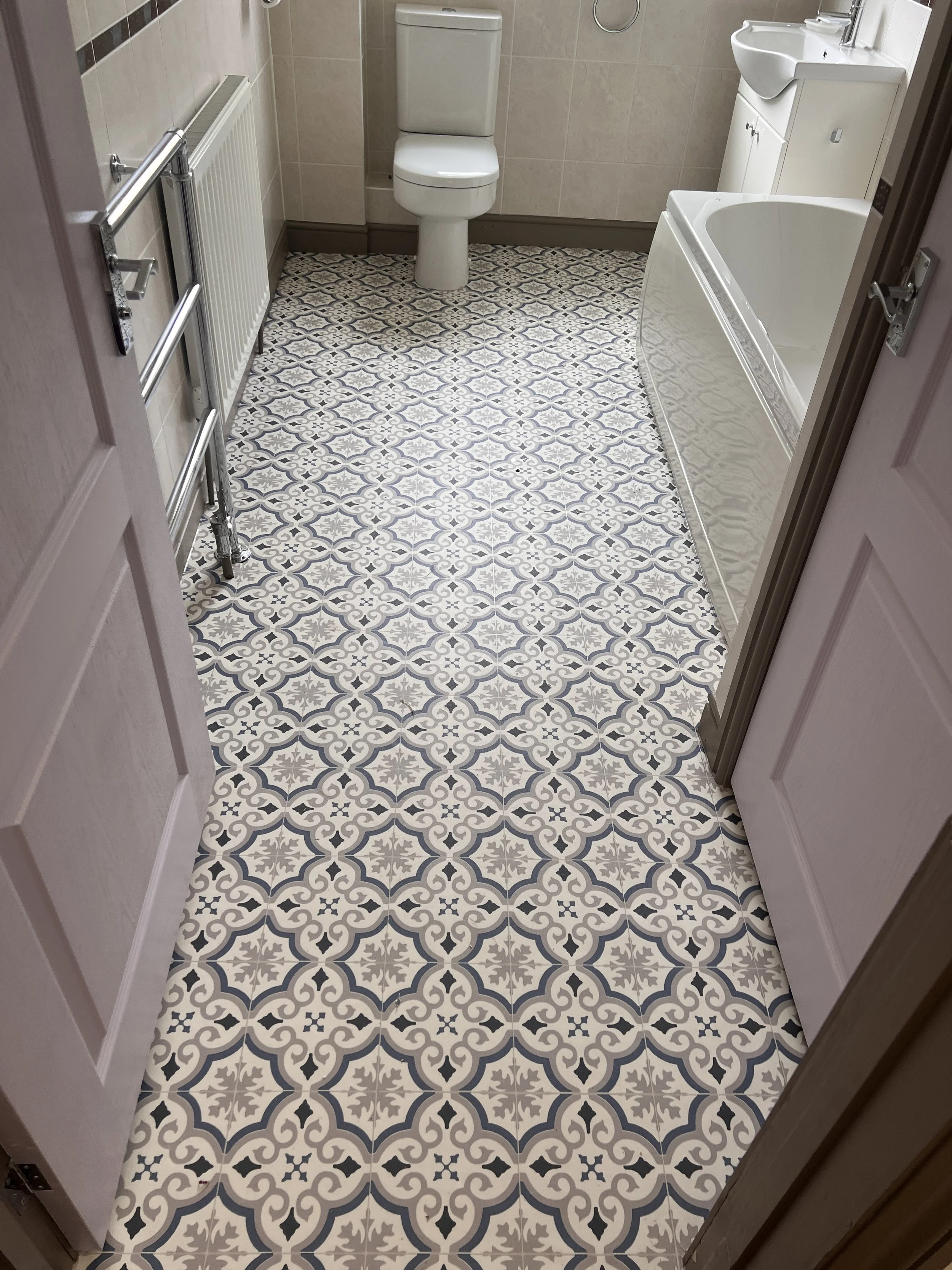 front bathroom vinyl stroud