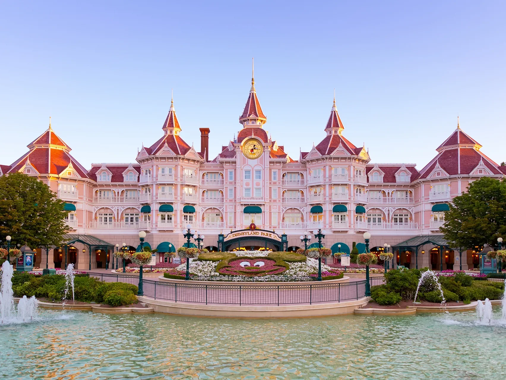 Disneyland Hotel (5*)