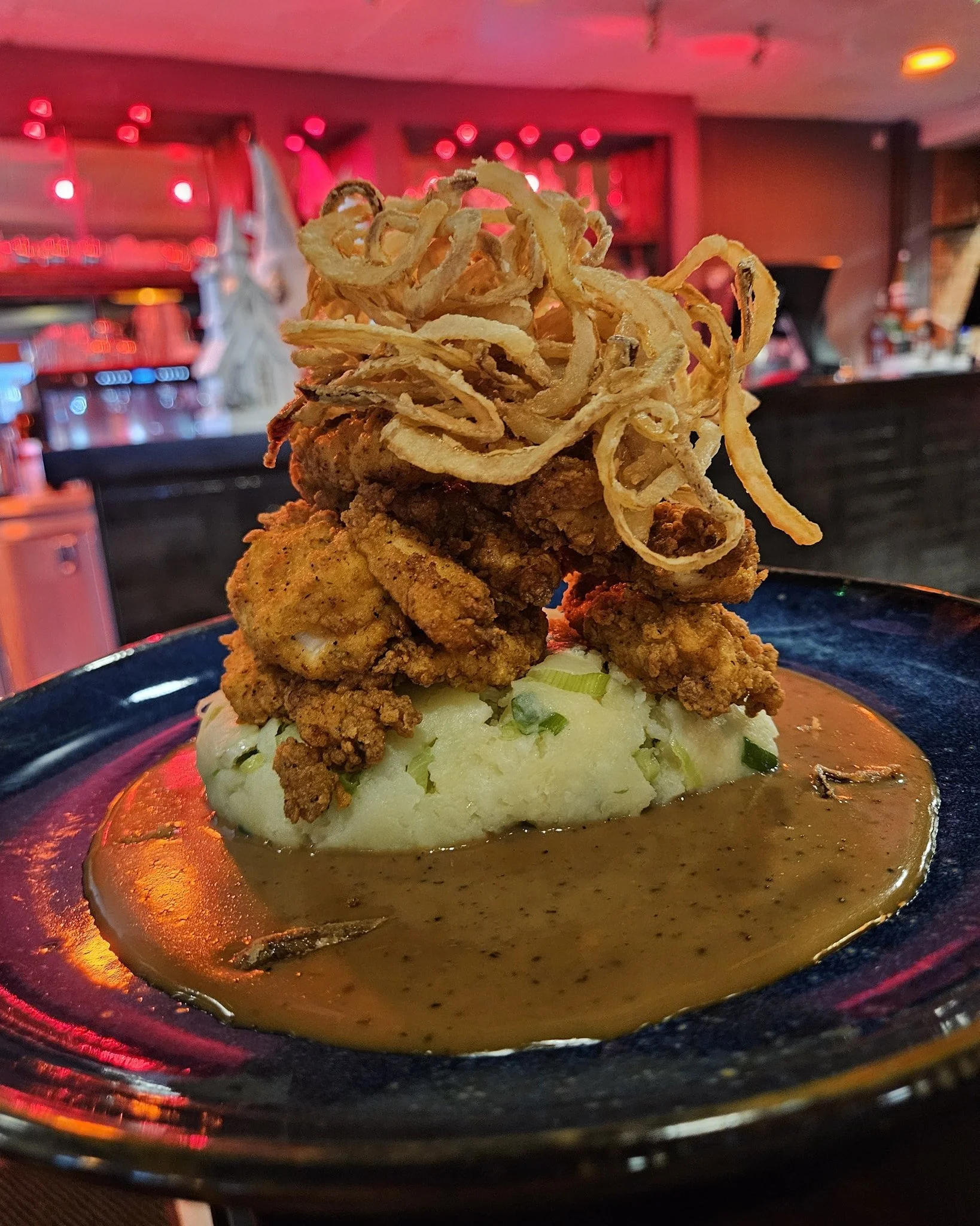 🚨 CHICKEN STACK 🚨

Fried chicken, Pepper sauce, Tobacco onions and Champ 😋 

HOME OF THE STACK❤️❤️

Available from 12pm from our daily menu at #sugarraysboucher 🩷🤍🩶

02896 020423 

 #foodiegram #belfasthospitality #belfastrestaurant #belfast #f