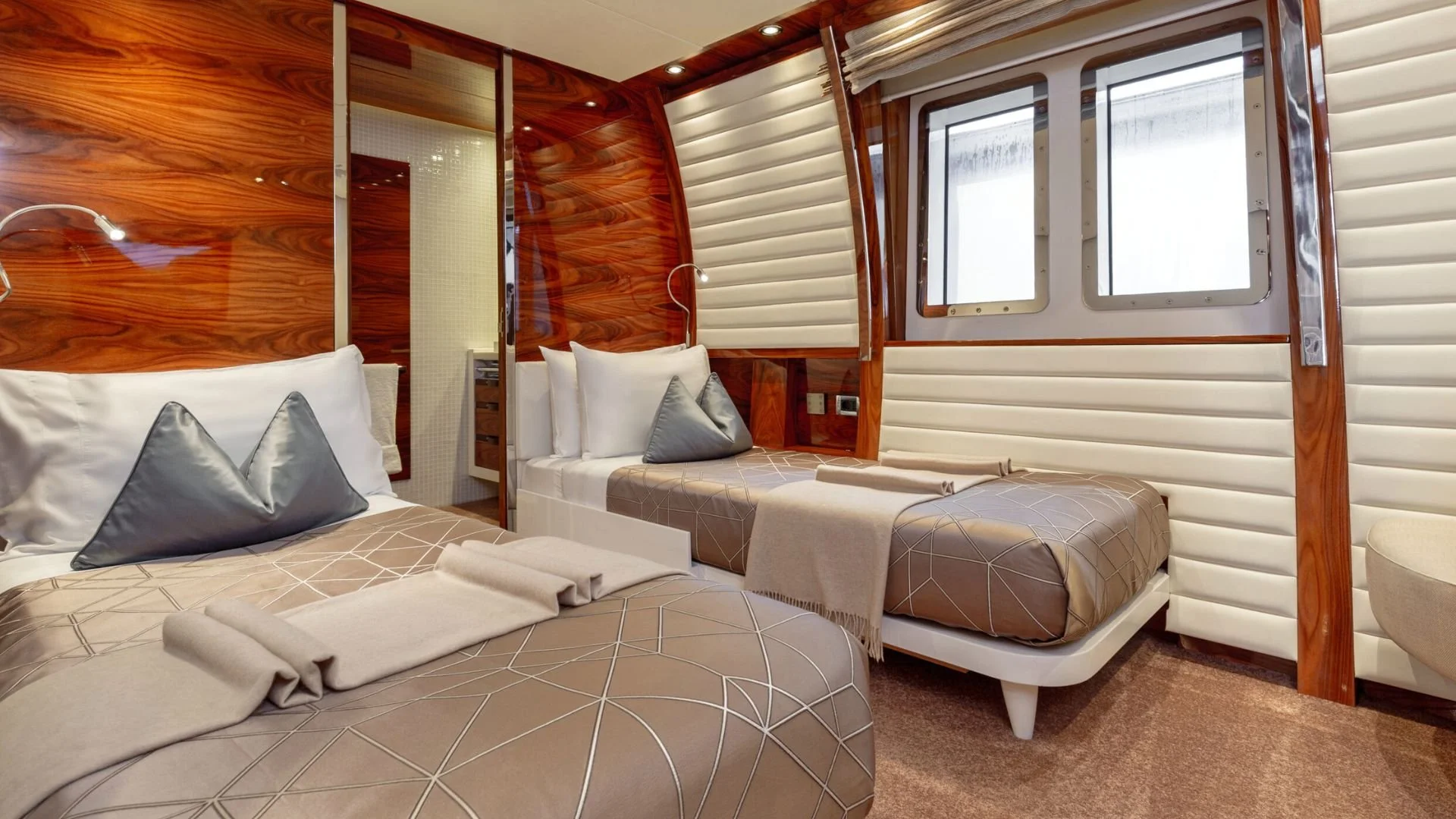 cabin (2).jpg