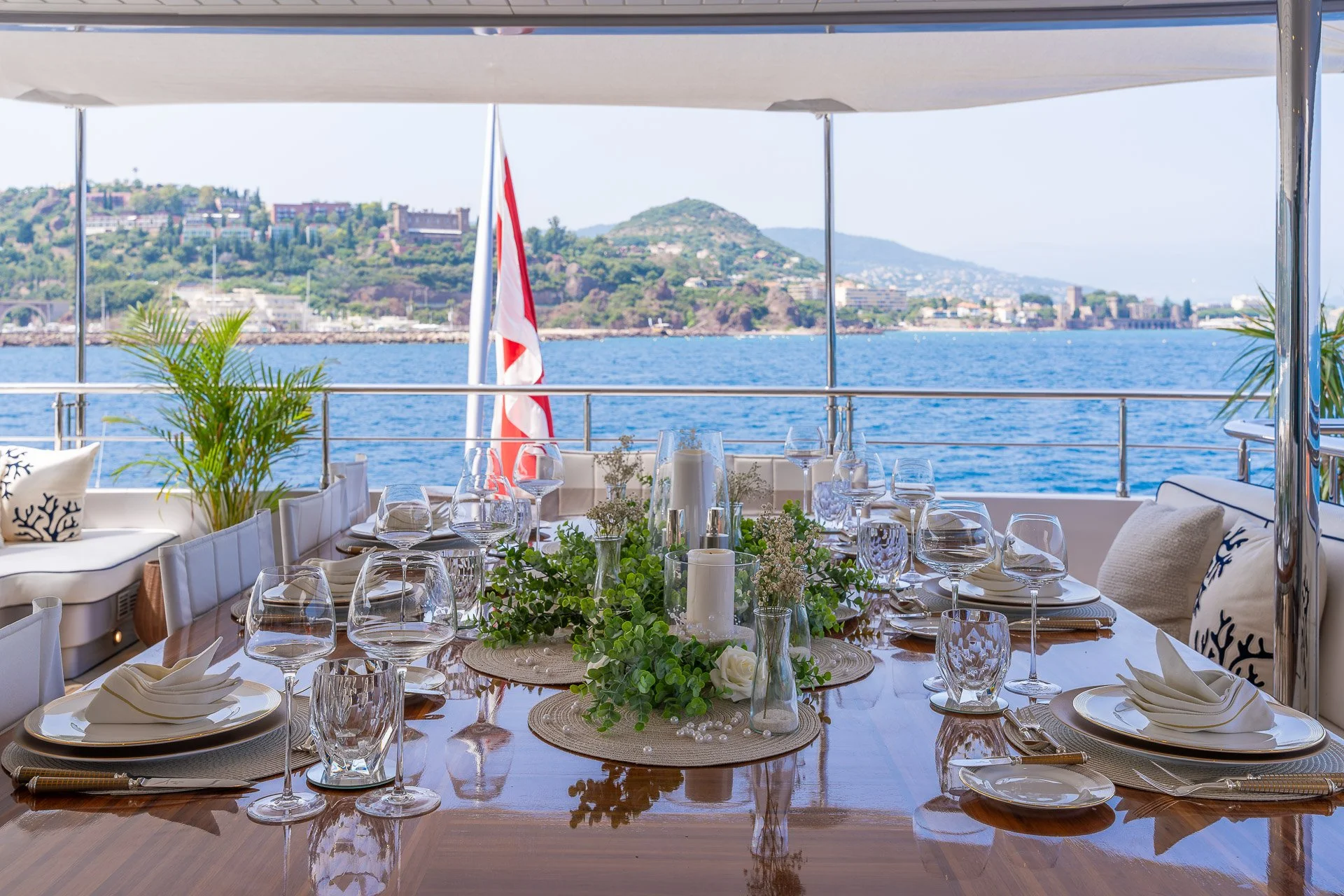 Table settings onboard HATT MILL