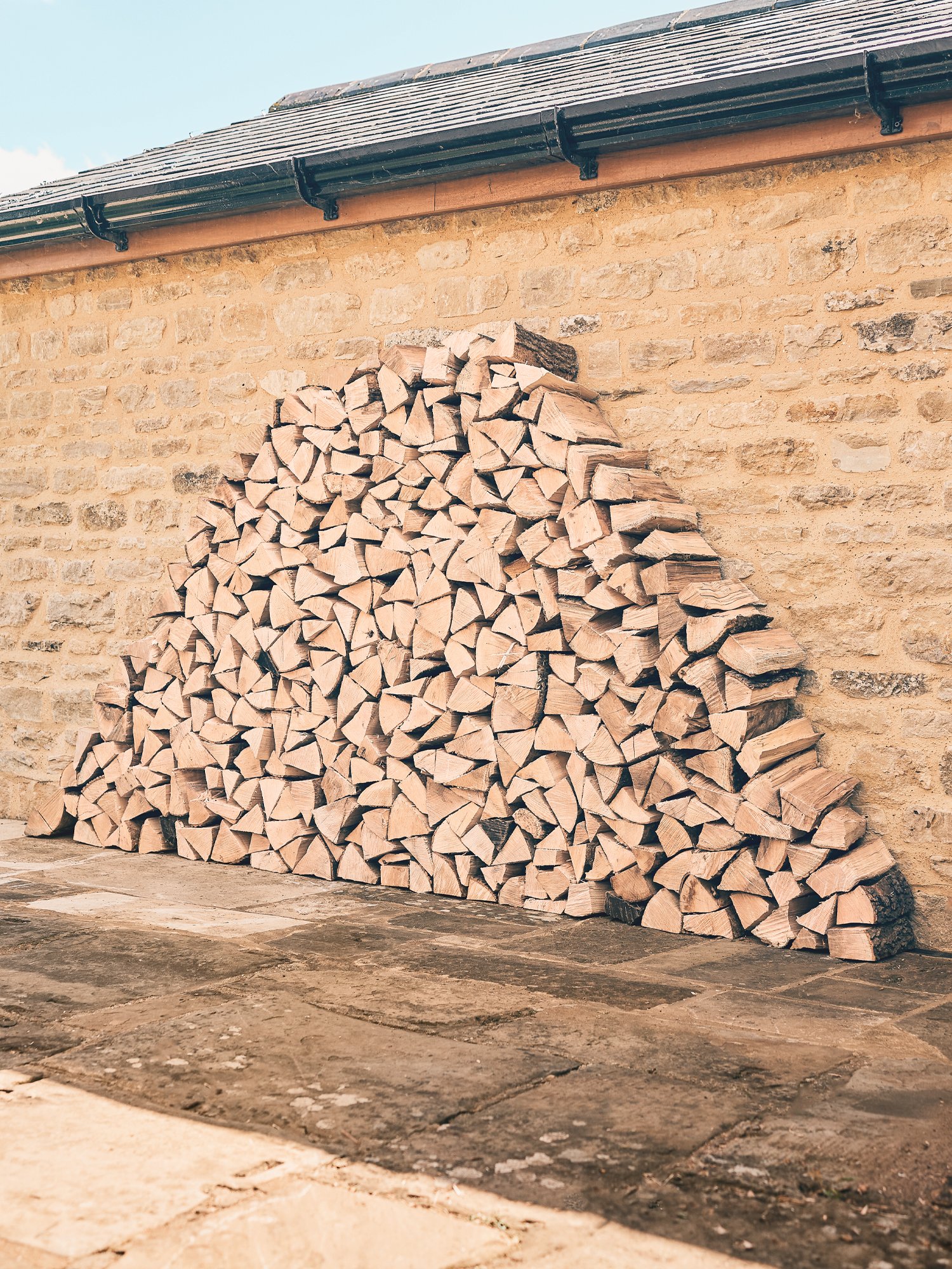 Seasoned Hardwood Logs - Loose Load