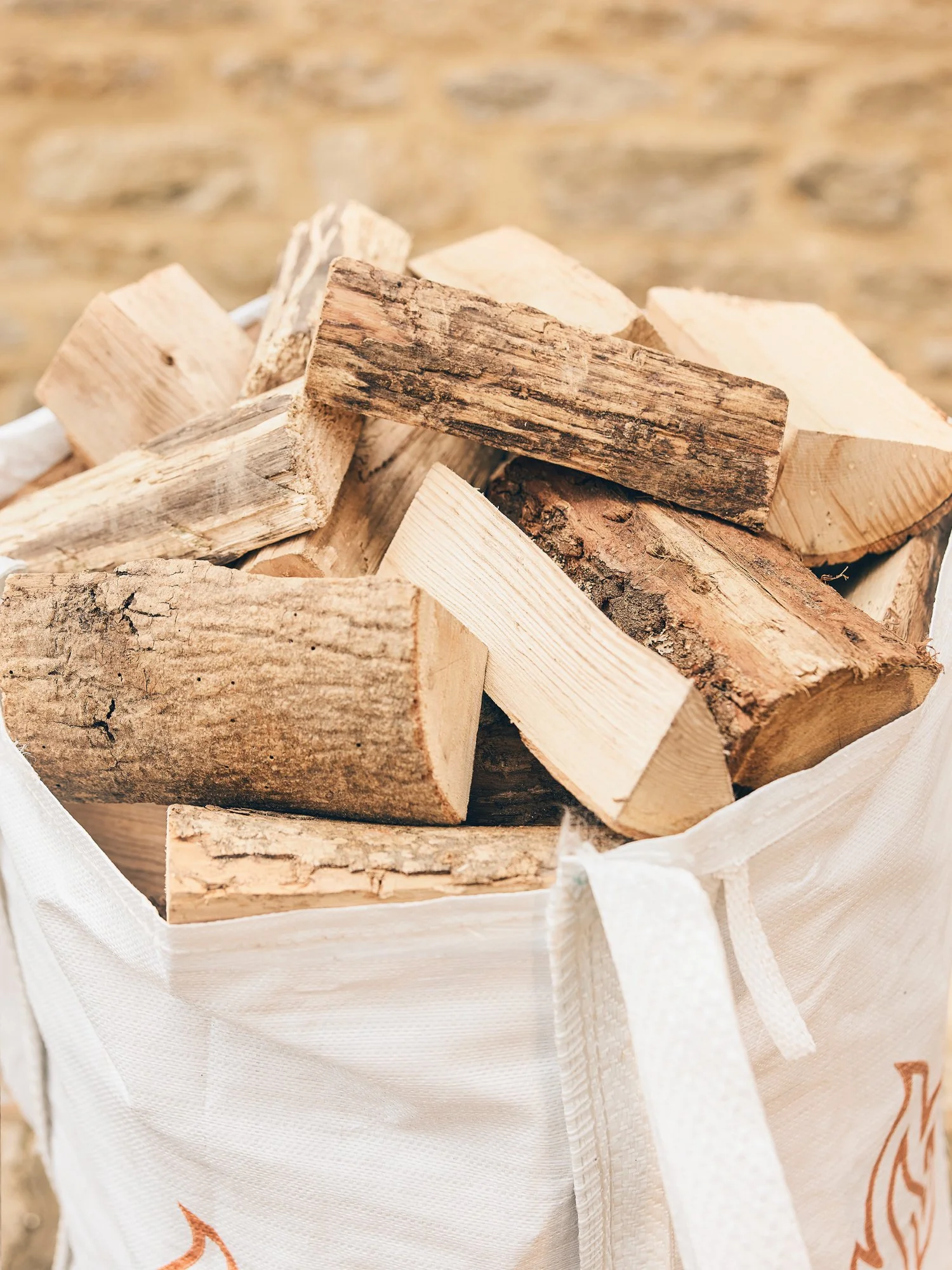 FieldViewFirewood-BarrowBag-KilnDried-Detail1.jpg