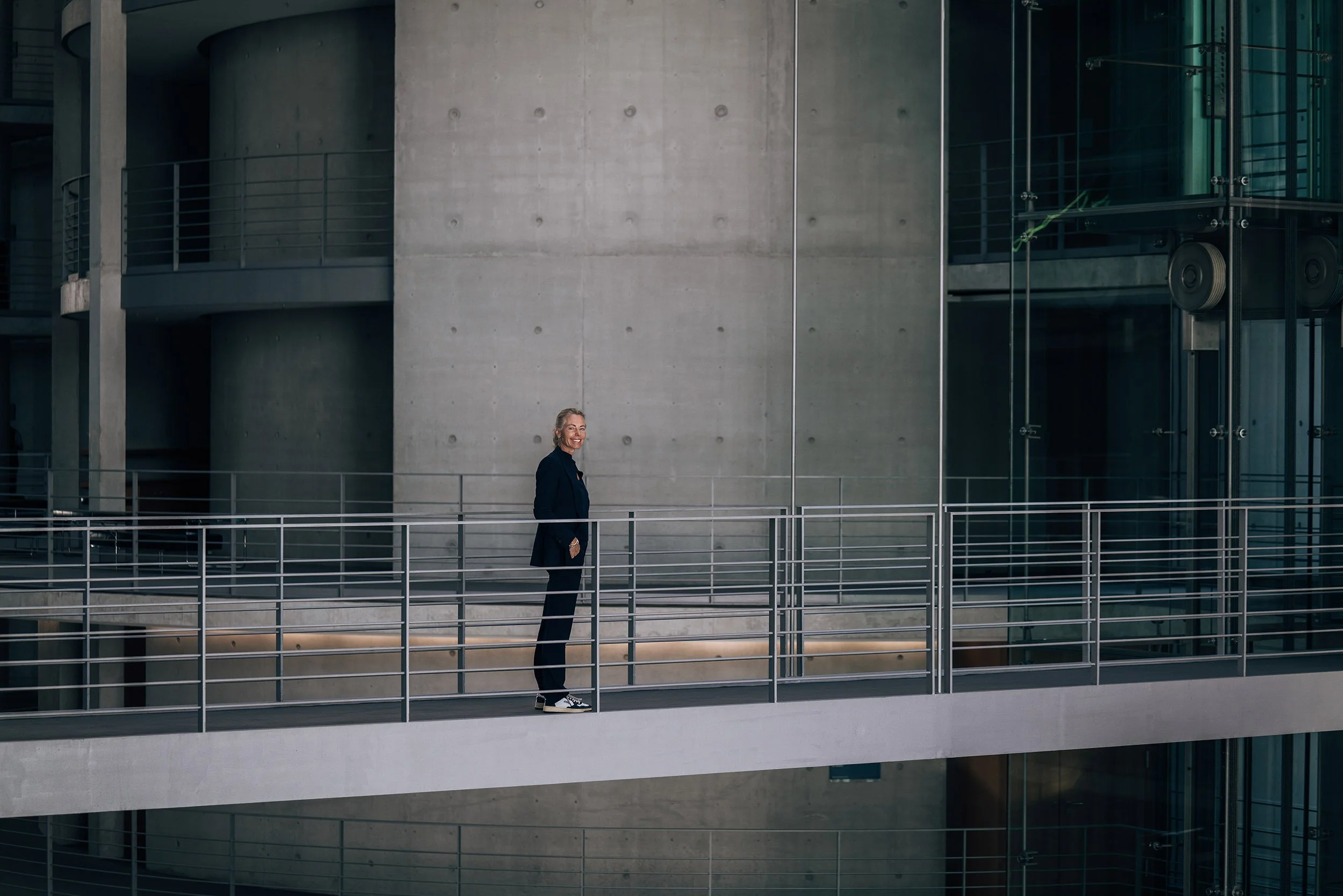 Claudia Raffelhüschen im Deutschen Bundestag, politisches Porträt von Stefan Trocha