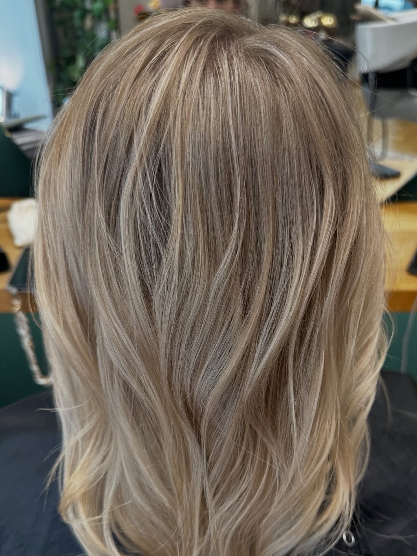 AIR TOUCH balayage 

 CB 3-6%

semi 10.2 10.7 beige

♡ 

thank you @tschi9 

#keune #love #it