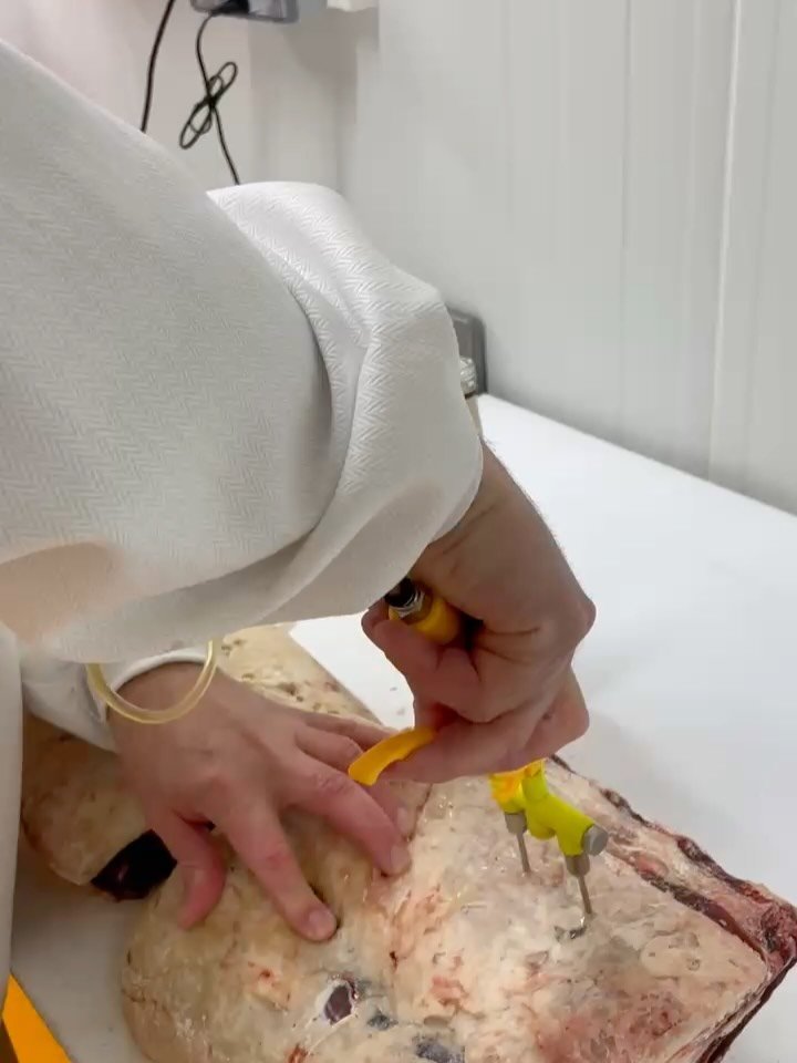 Pour la Saint-Patrick, on a une p&eacute;pite &agrave; la carte du Diable Bleu ! 🍀
On a pr&eacute;vu un carr&eacute; de Vintage Beef infus&eacute; au whisky, origine UK, et oui !
De quoi faire honneur &agrave; la f&ecirc;te comme il faut. 

C&rsquo;