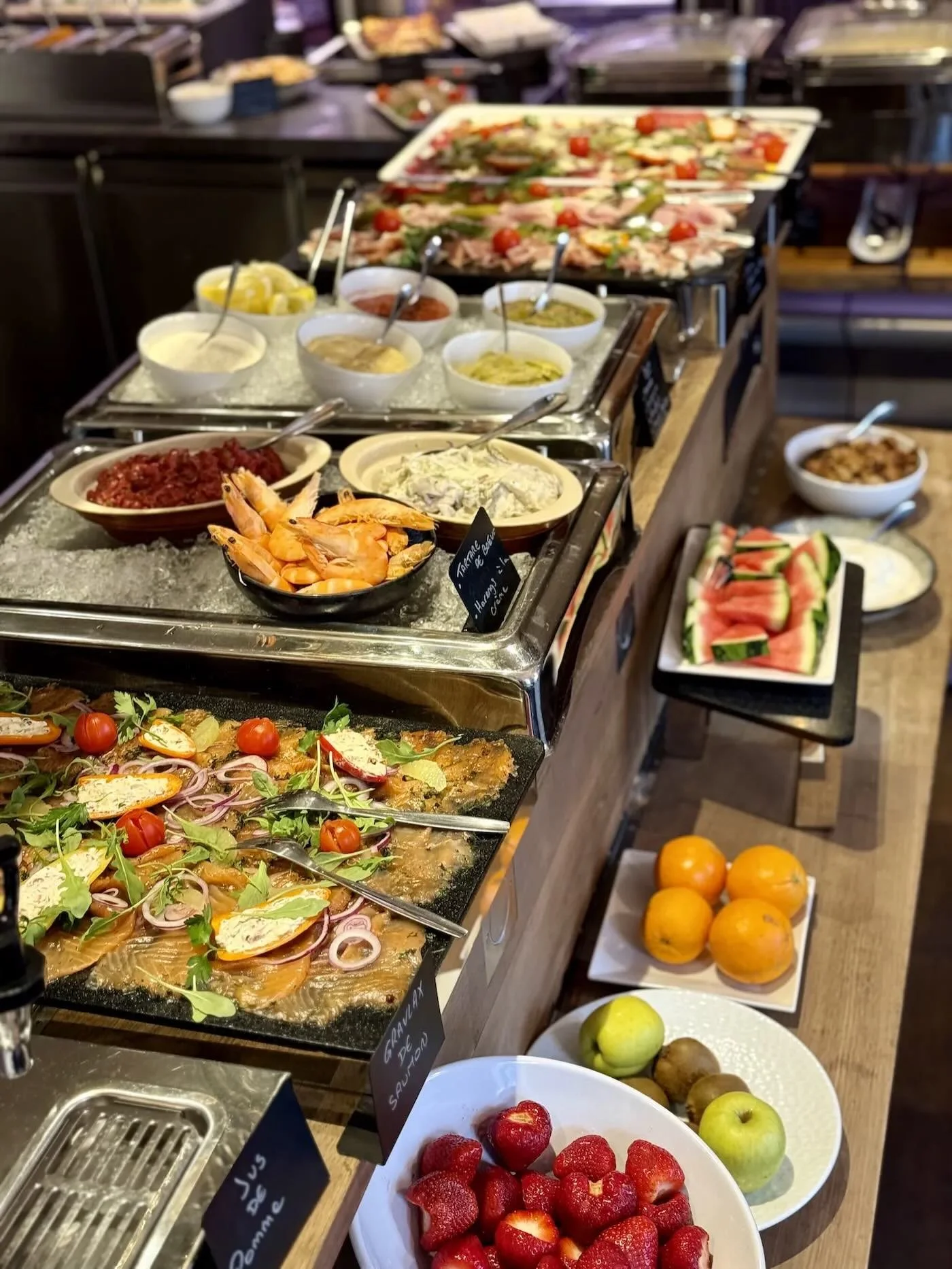 Dimanche, on f&ecirc;te les mamans au Diable Bleu ! ❤️

L&rsquo;occasion id&eacute;ale pour l&rsquo;inviter &agrave; partager notre mythique brunch &agrave; volont&eacute;. En plus, on vous r&eacute;serve une surprise : deux mamans seront tir&eacute;