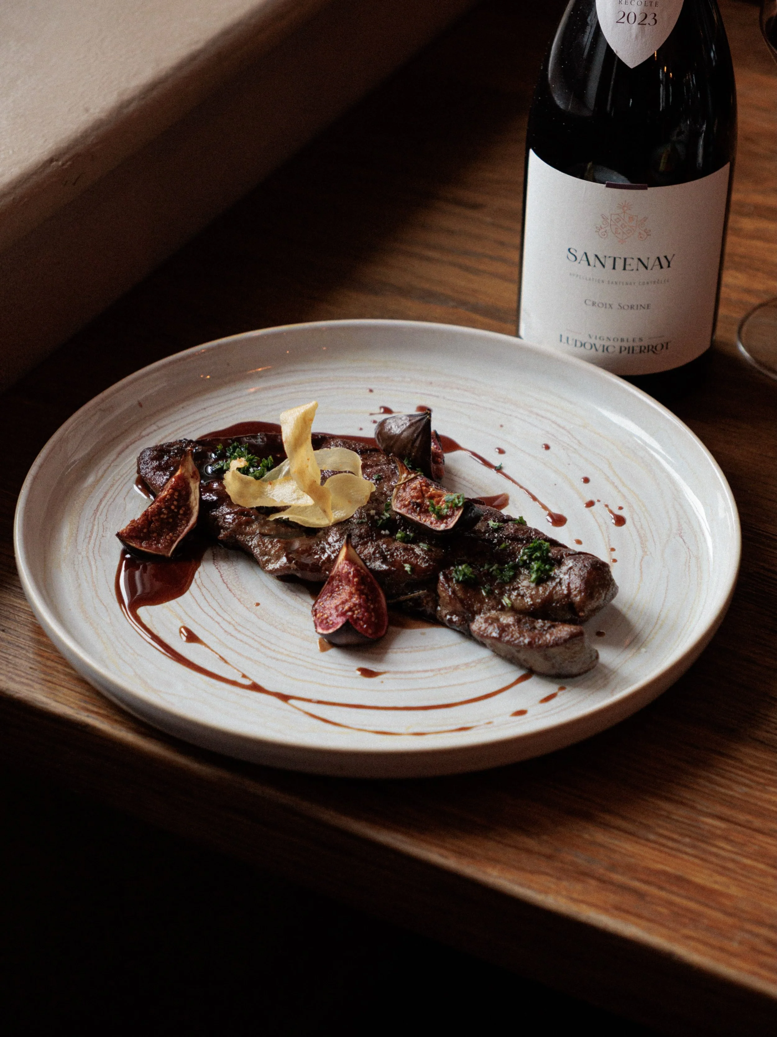 📢 Avis aux bons vivants, voici nos abats du moment :
Foie de veau, figues r&ocirc;ties au miel, r&eacute;duction de porto et vinaigre balsamique 🍷

Y&rsquo;a pas plus canaille 🫠 (attention quantit&eacute;s limit&eacute;es !)