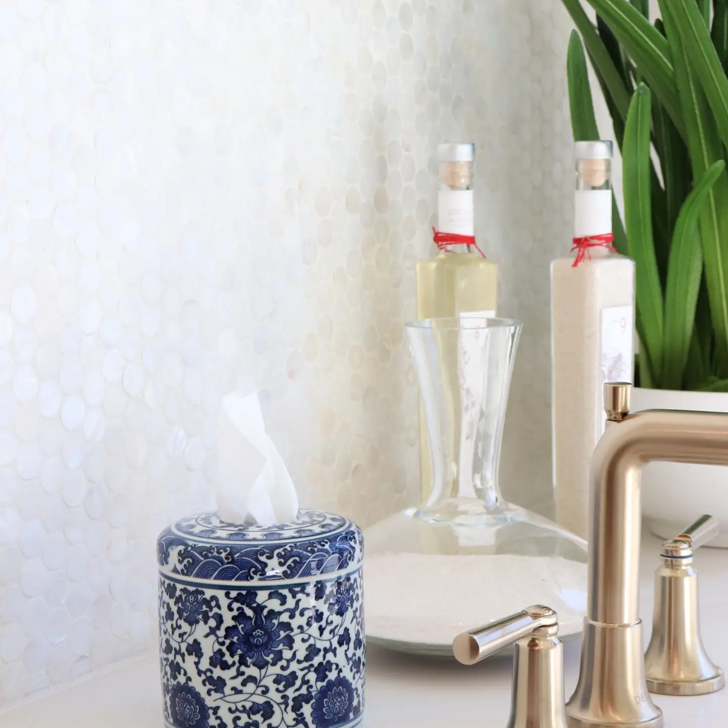 blue and white decorative tissue holder.jpeg