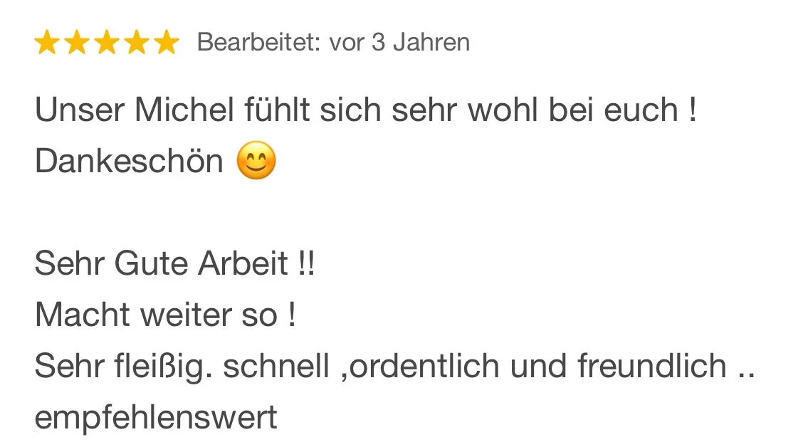 Das Bild zeigt eine Bewertung mit 5 Sternen, einen Text in deutscher Sprache, der die Arbeit einer Person namens Michel lobt, mit einem Smiley. Der Text ist eine positive Kundenrezension.