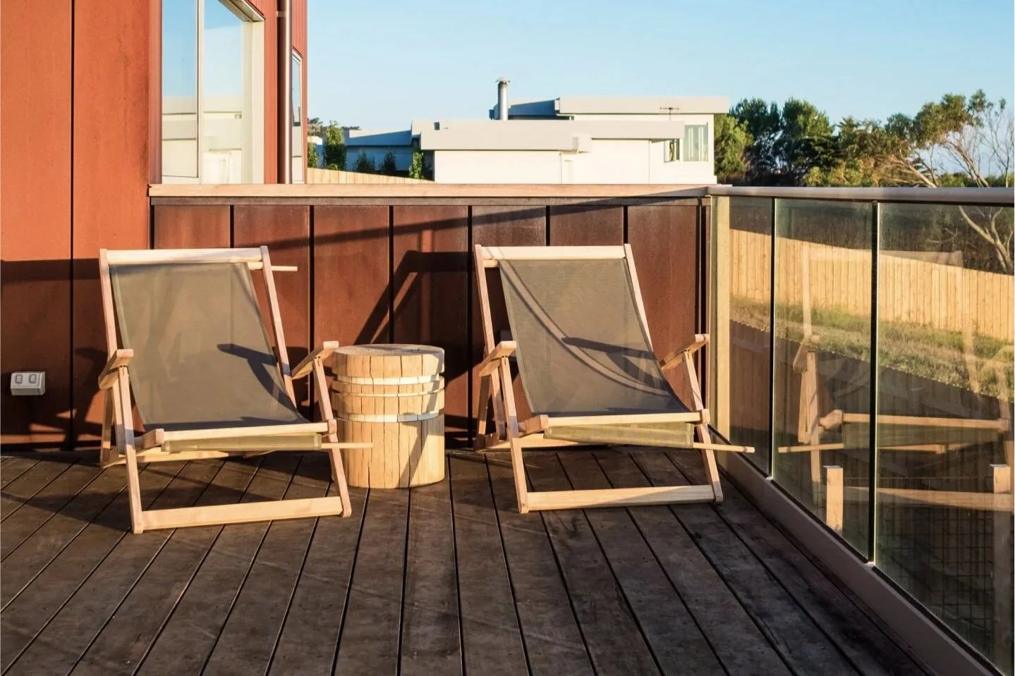 Oranssi project: wraparound deck