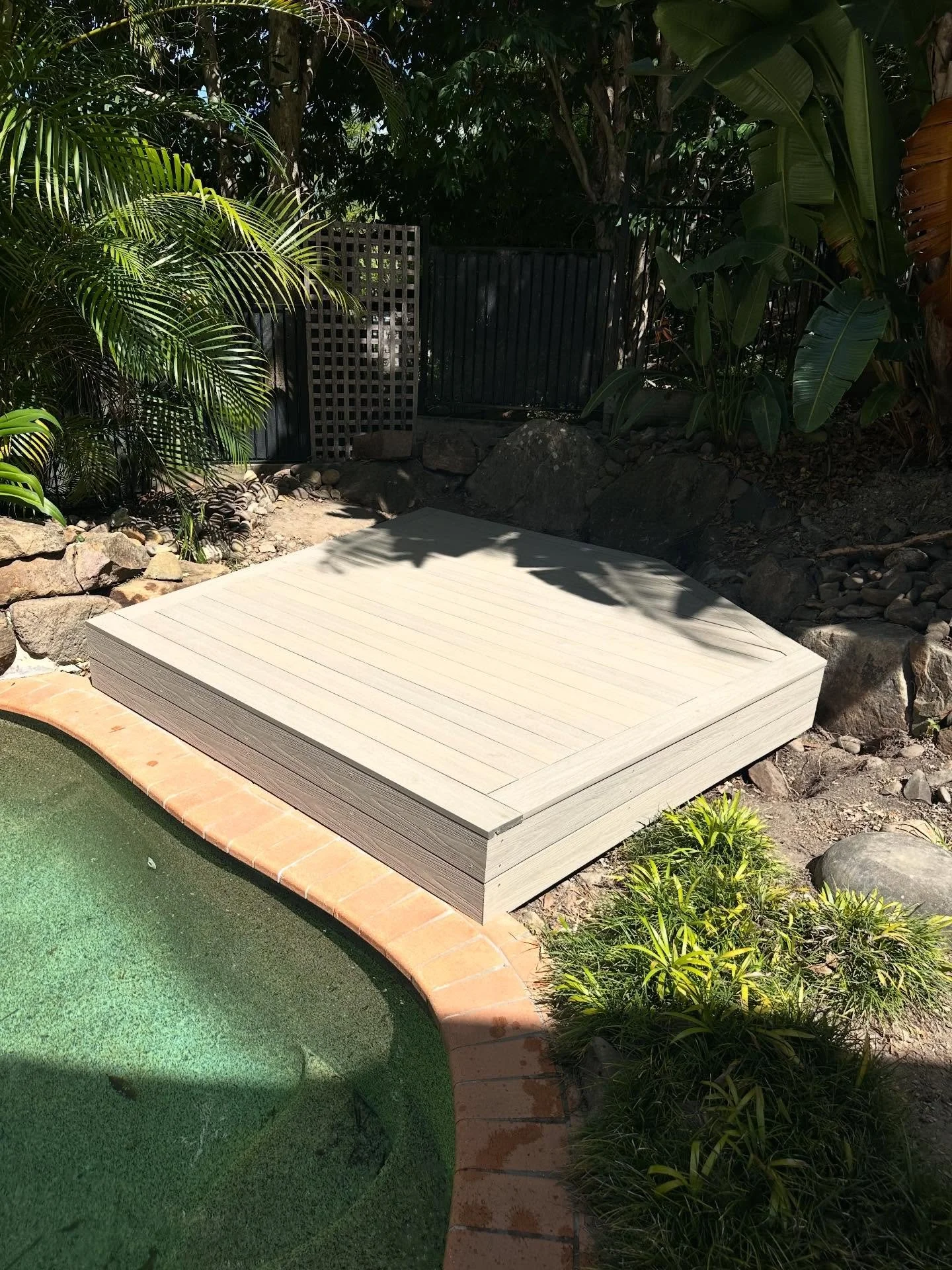 Completed works down at Bonogin. New pool deck and some feature VJ walls!