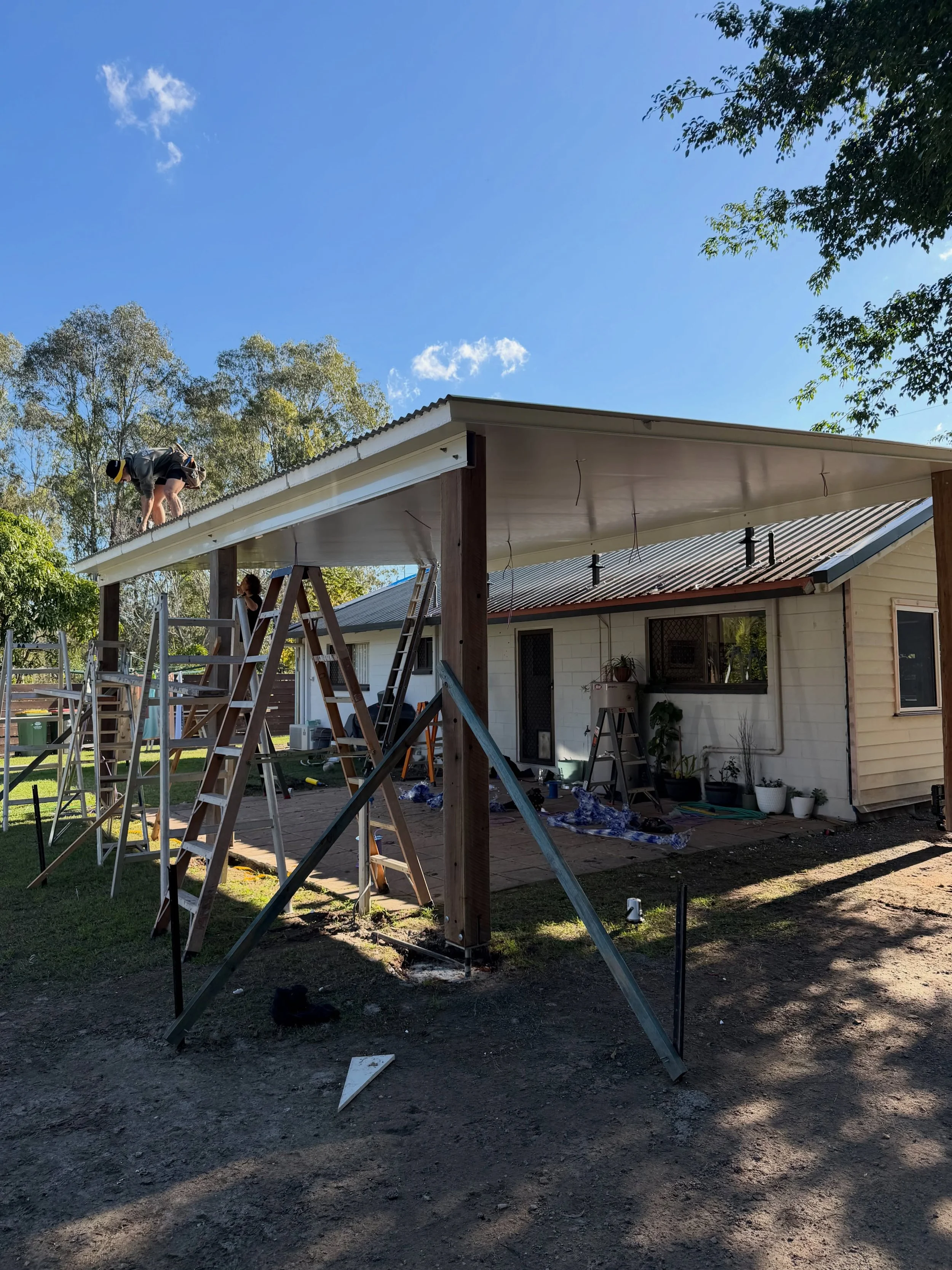 Jumped on for the day to throw these big sheets for Wire Wizard Electrical. Came up nice!
