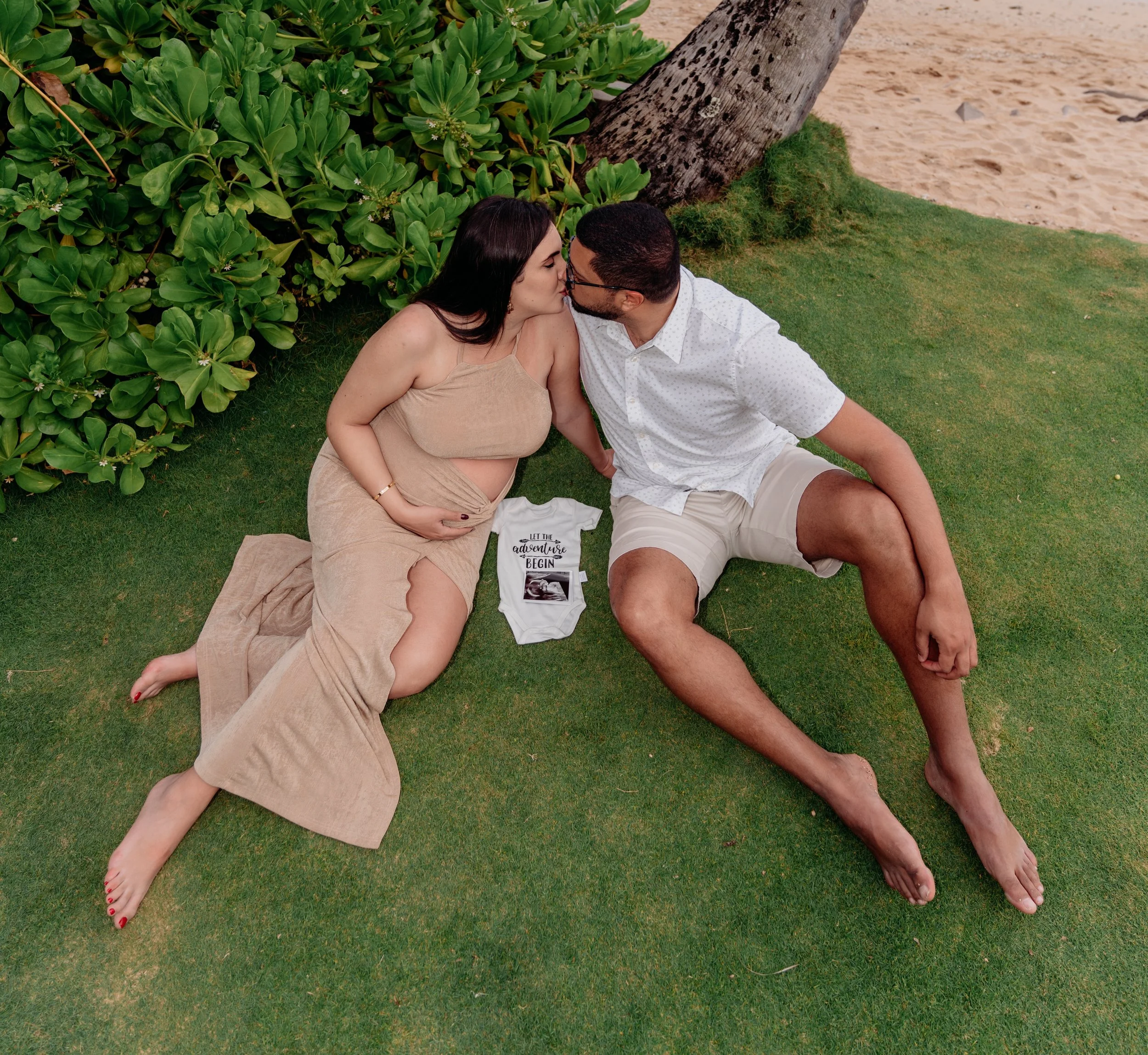 maternity photographer in Hawaii