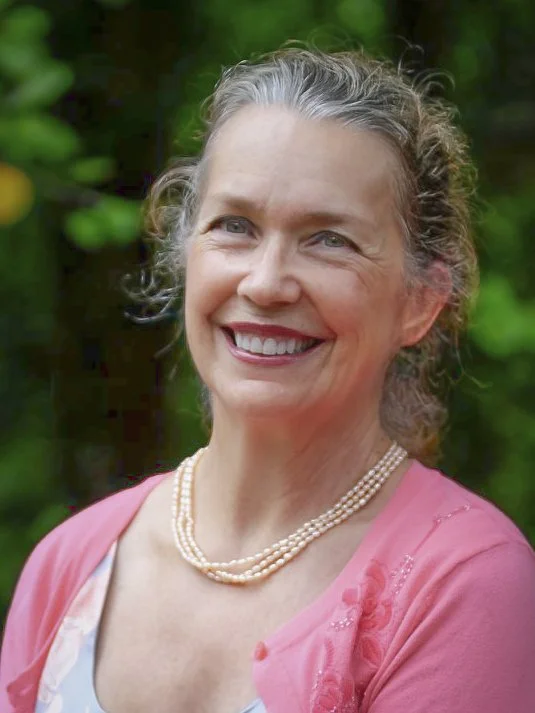 Headshot of Cindy Wheeler, award winning fine art landscape, nature and wildlife artist of Asheville, NC.