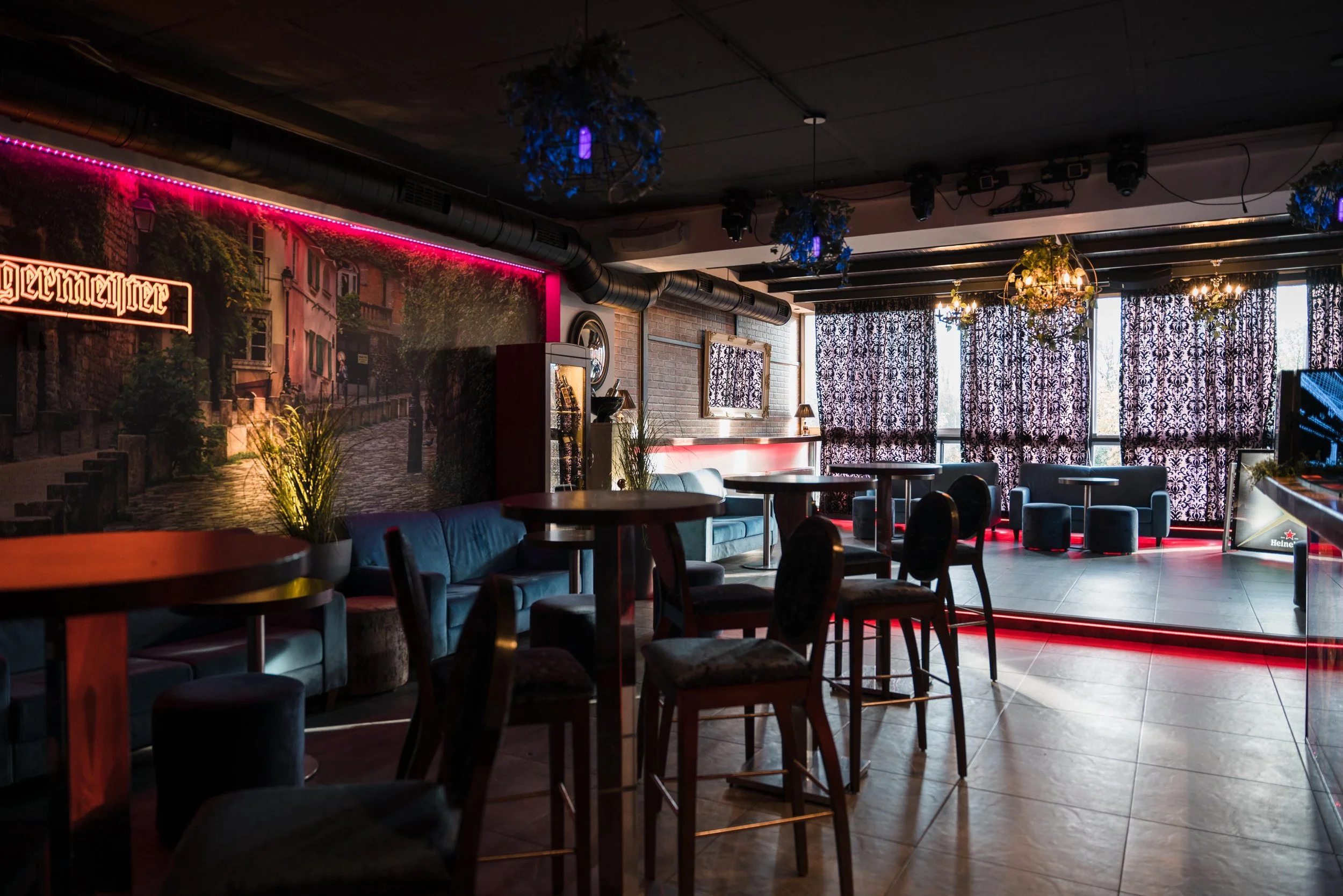 Prostor za najam komercijalnih, poslovnih, i privatnih evenata.