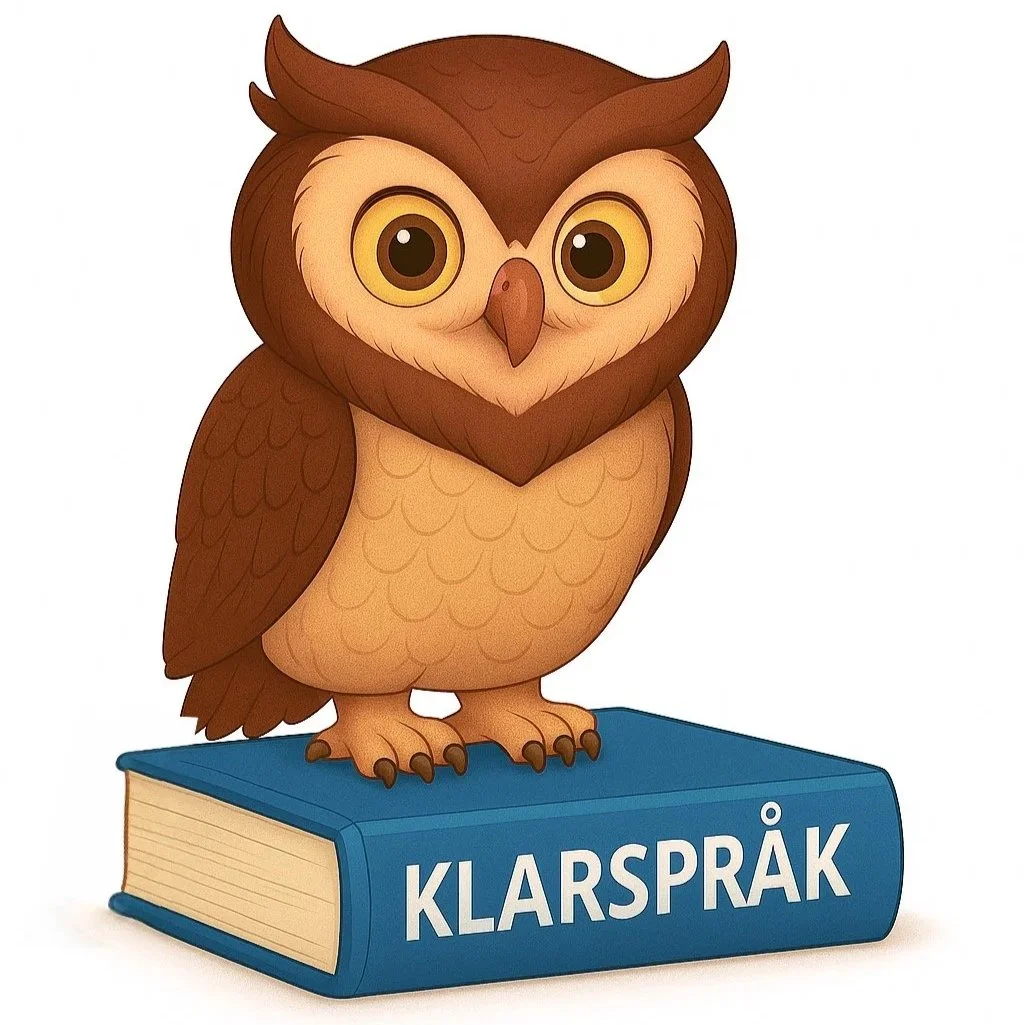 En illustrerad uggla med stora, gula ögon som sitter på en blå bok med titeln KLARSPRÅK.