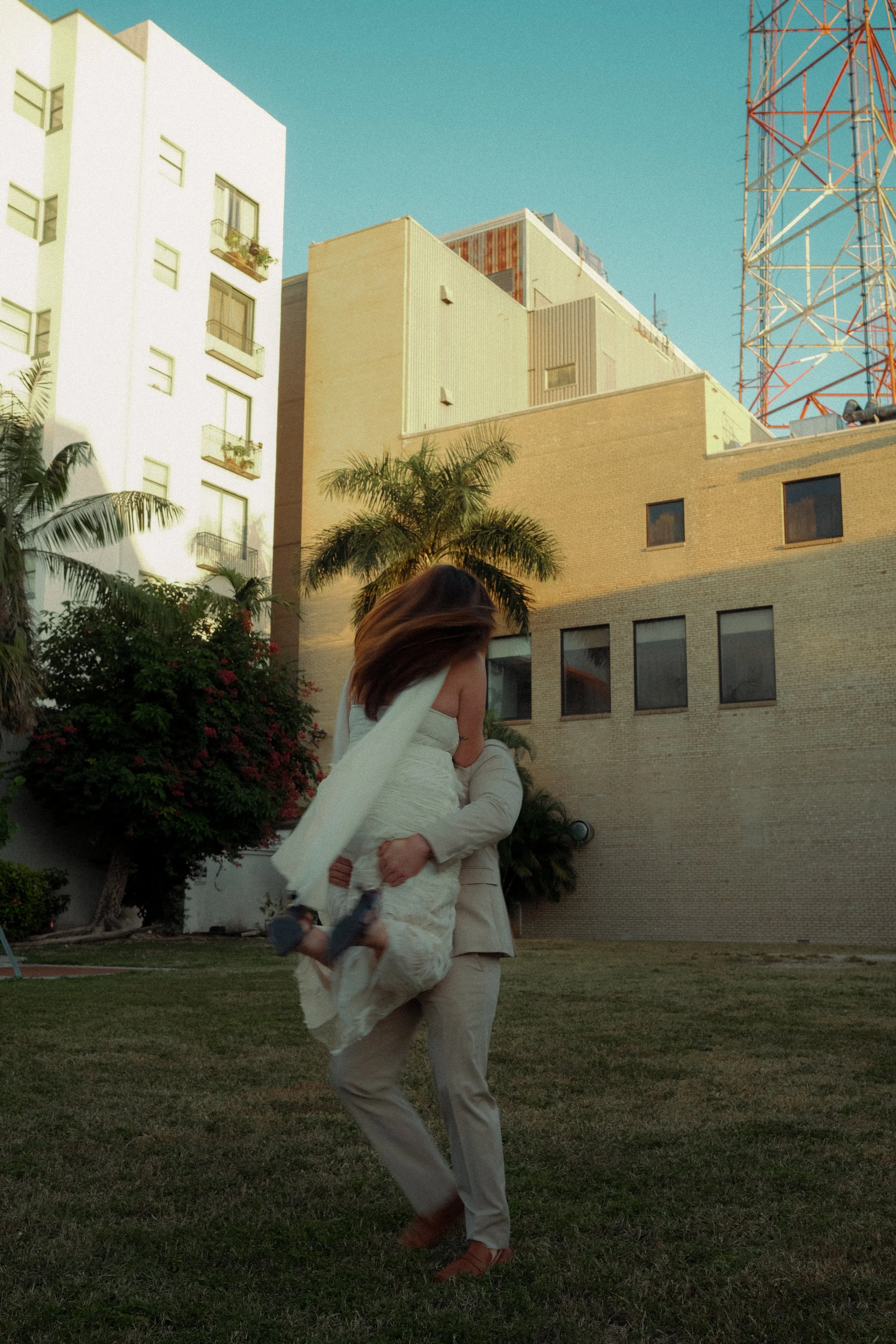 Chemtrails over the Fort Myers Country Club: Flannagh and Josh