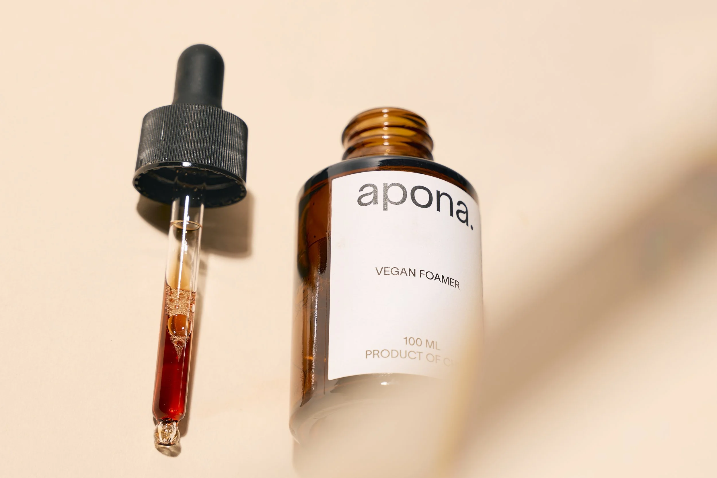 APONA vegan cocktail foamer bottle and dropper