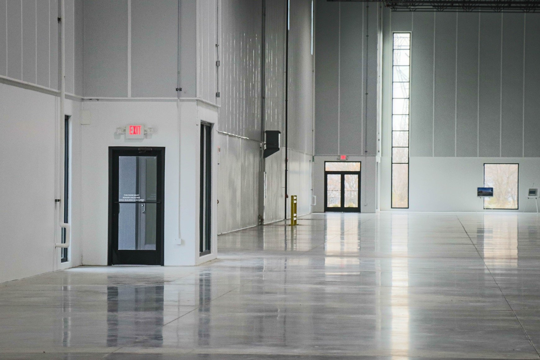 dhl-floor.jpg