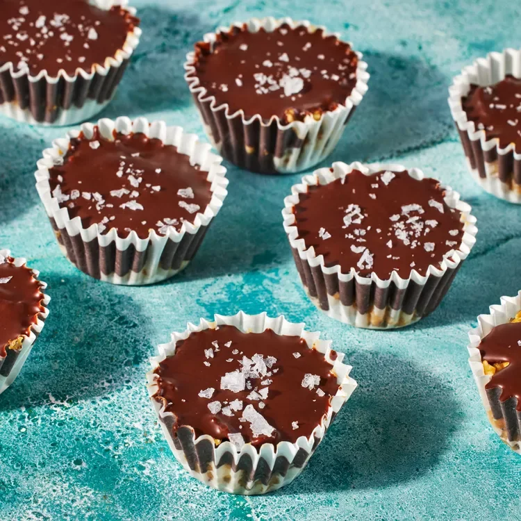peanut butter–oat energy cups