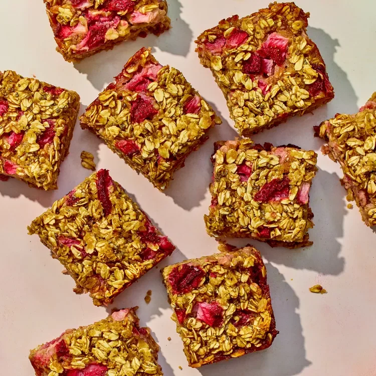 Strawberry-Oatmeal Breakfast Bars