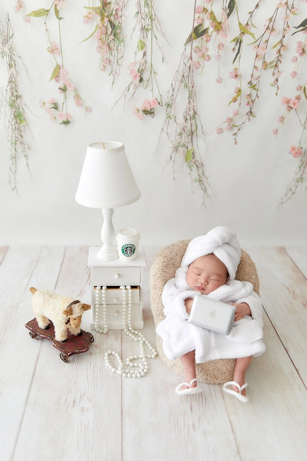 newborn-photoshoot-dubai-063.jpg
